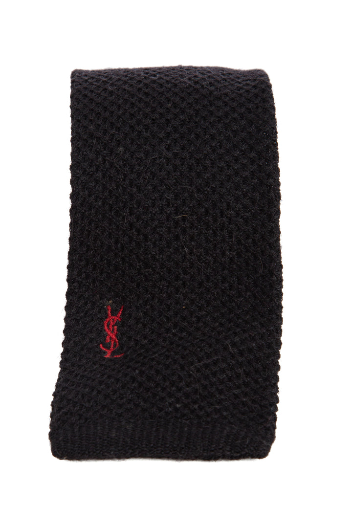 Accesorio Yves Saint Laurent negro, vista frontal – ClosetRehab