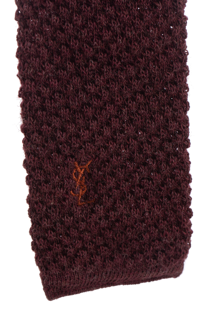 Accesorio Yves Saint Laurent café, detalle – ClosetRehab
