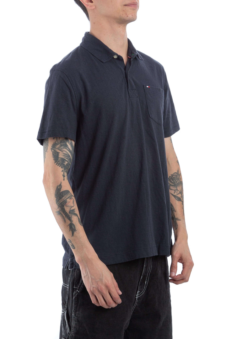 Polo Tommy Hilfiger, vista posterior – ClosetRehab