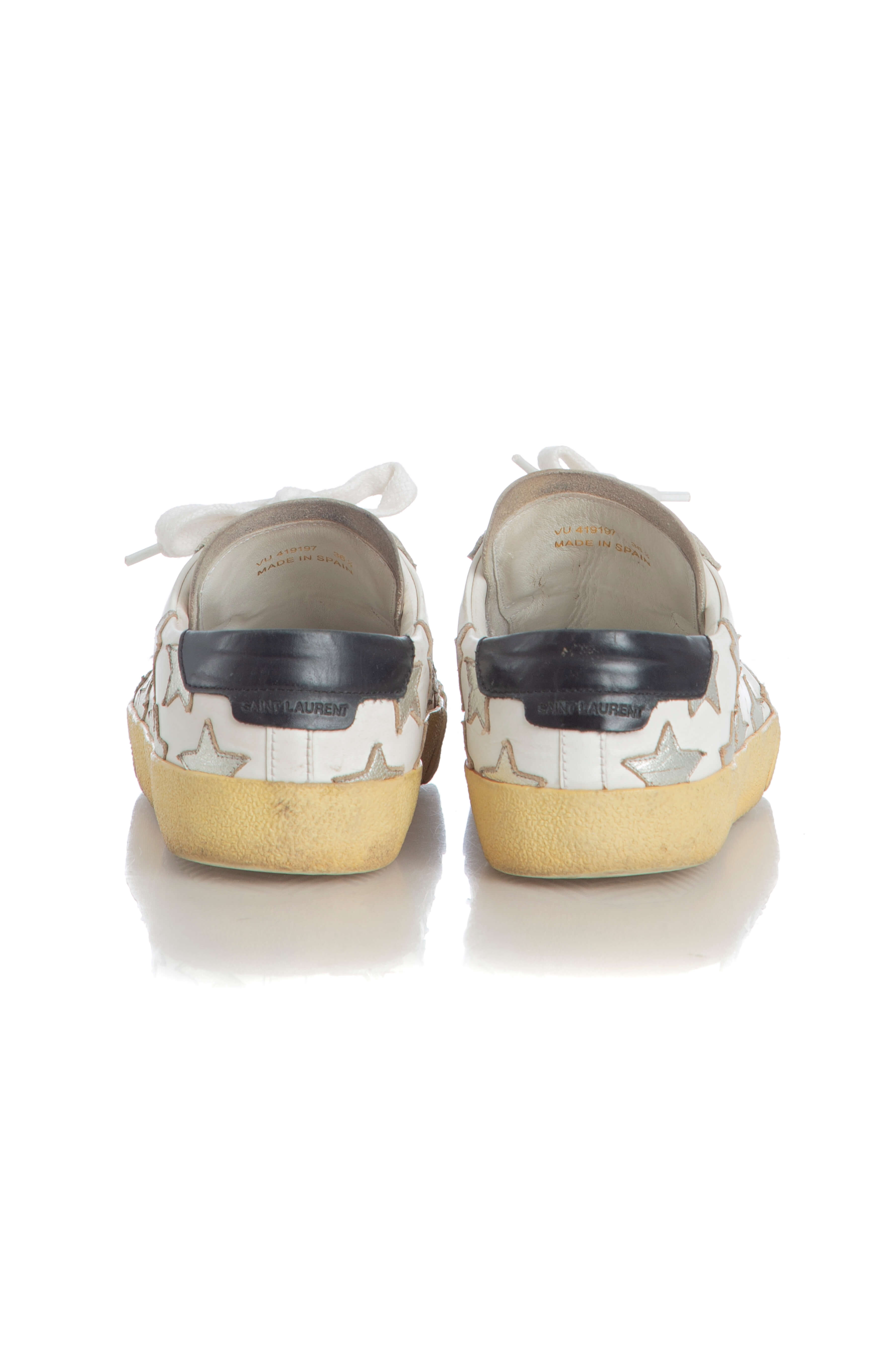 Saint Laurent, Talla 6