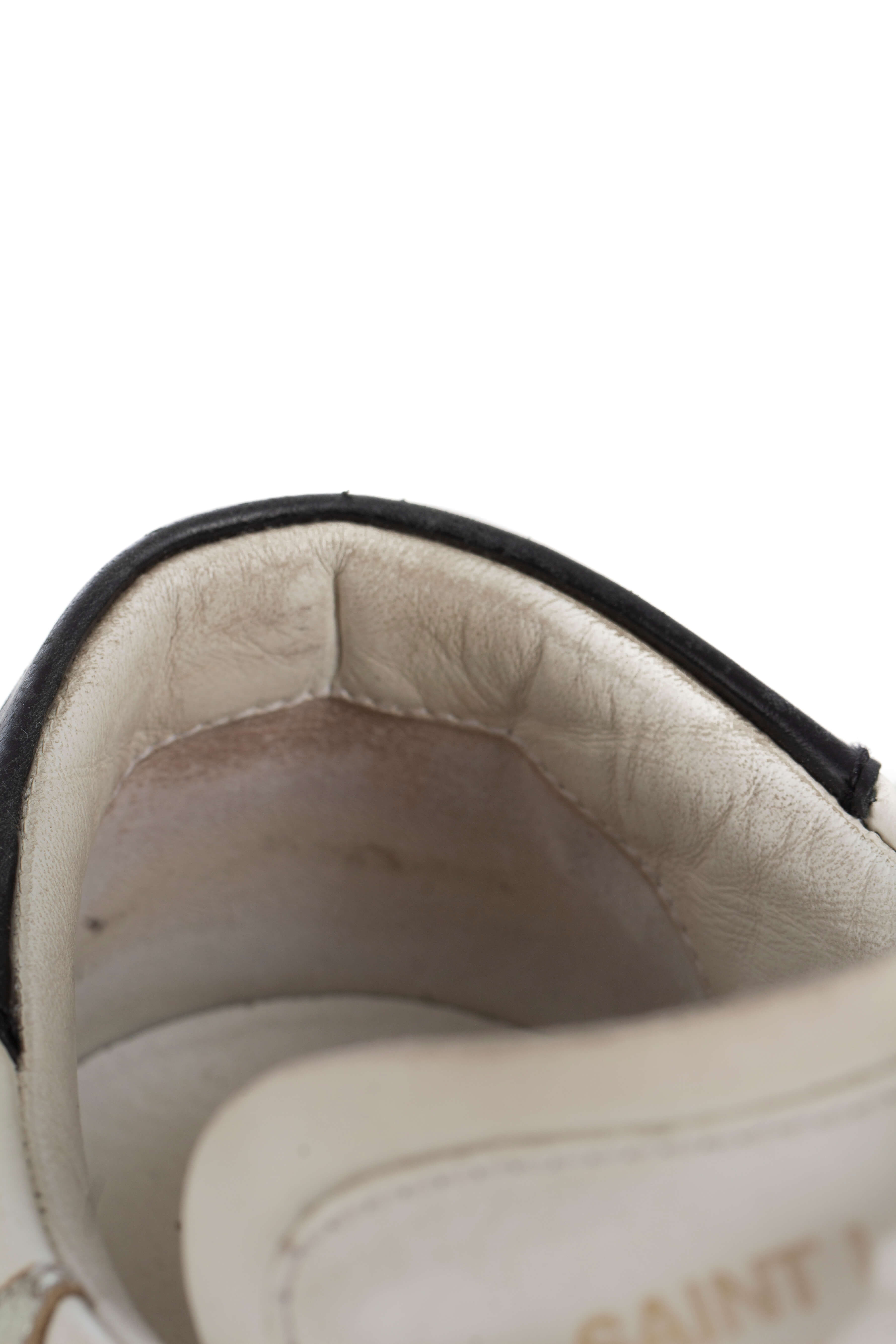 Saint Laurent, Talla 6