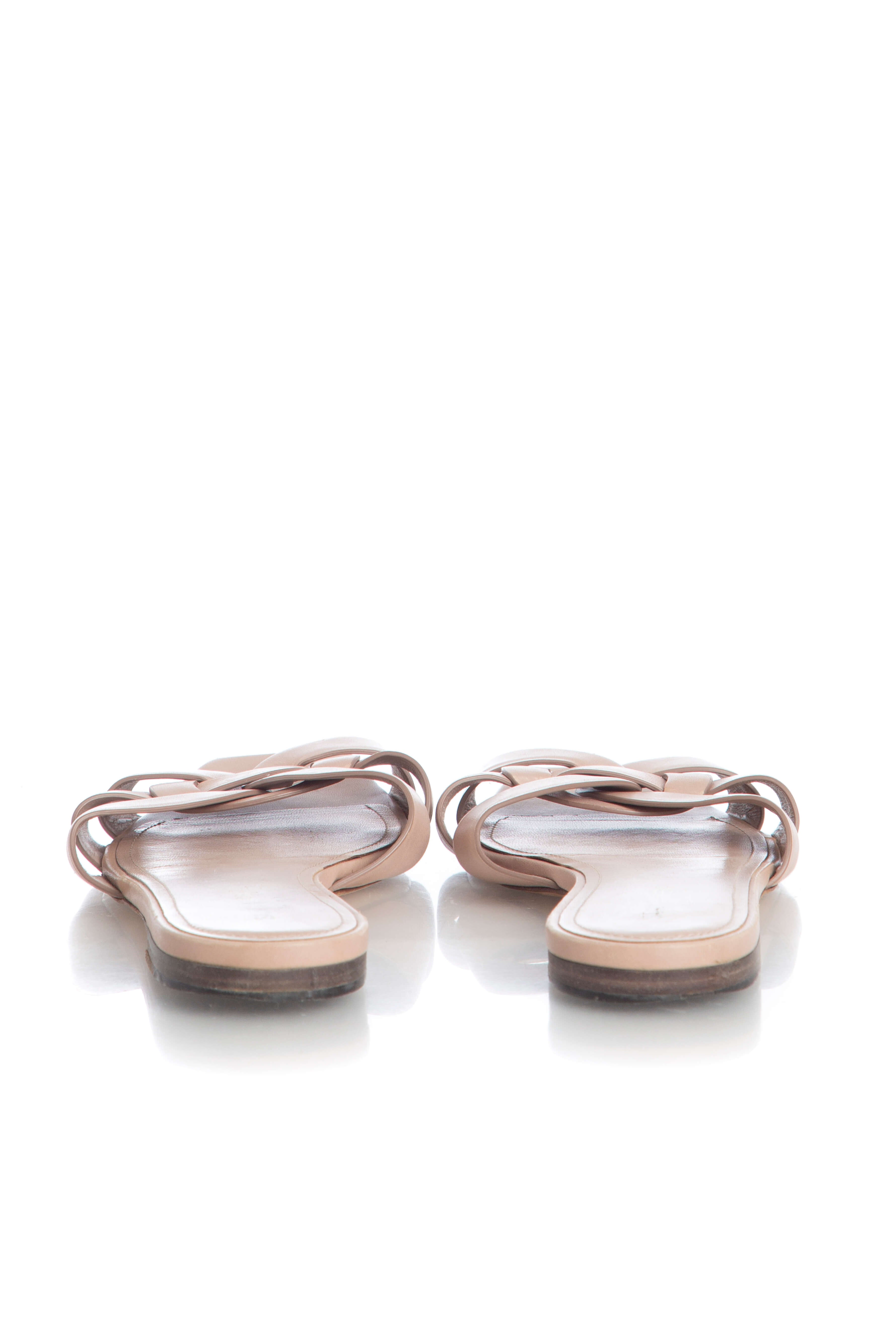 Saint Laurent, Talla 9