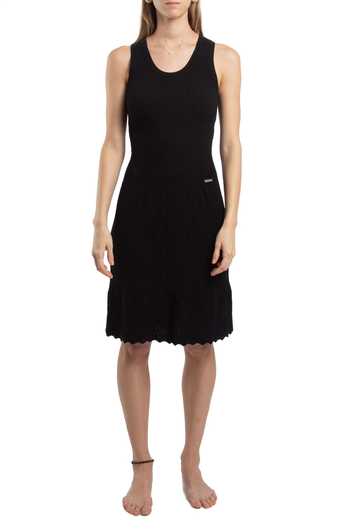 Vestido negro sin mangas Carolina Herrera de tejido ajustado, vista frontal – ClosetRehab