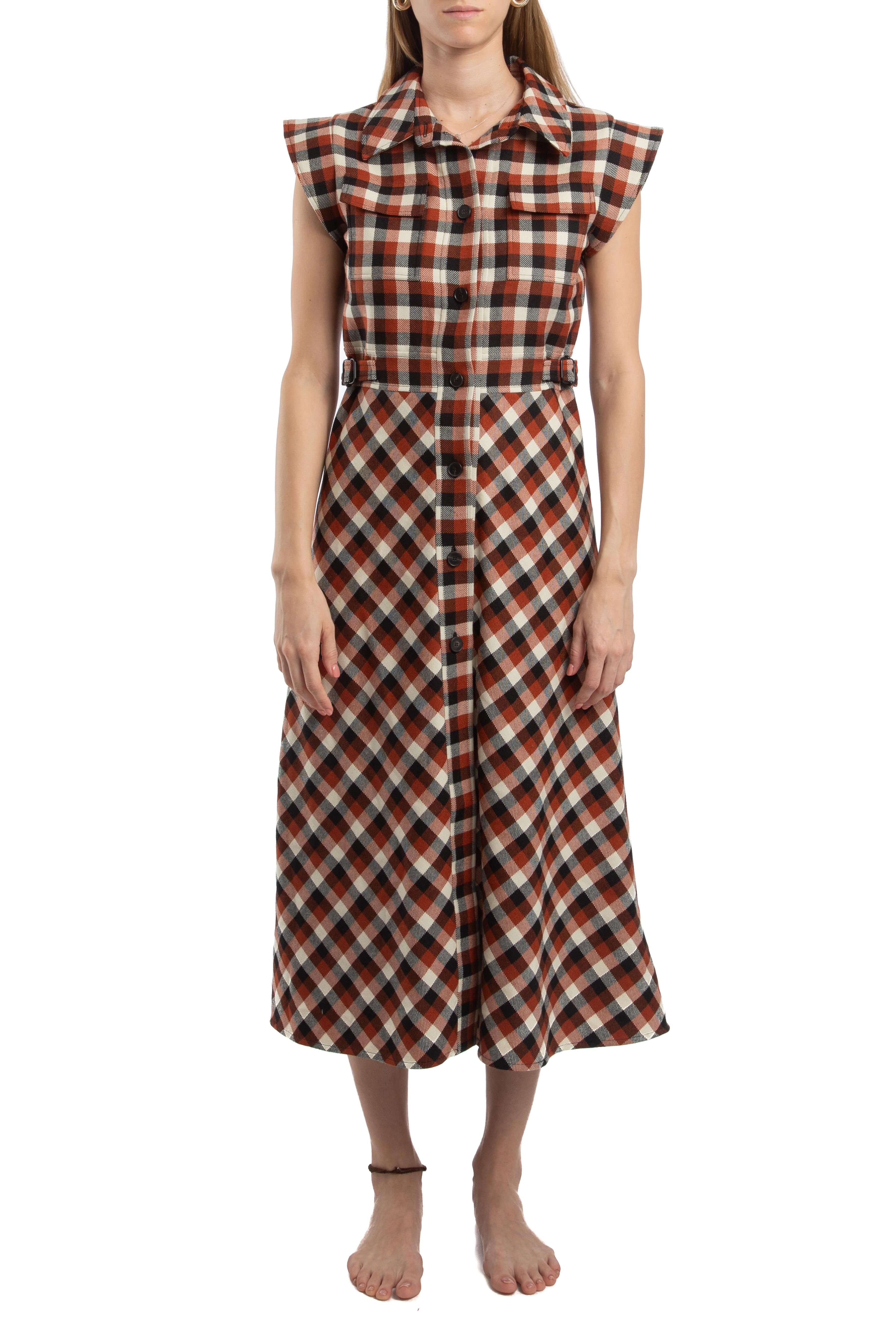 Christian Dior, Talla 4