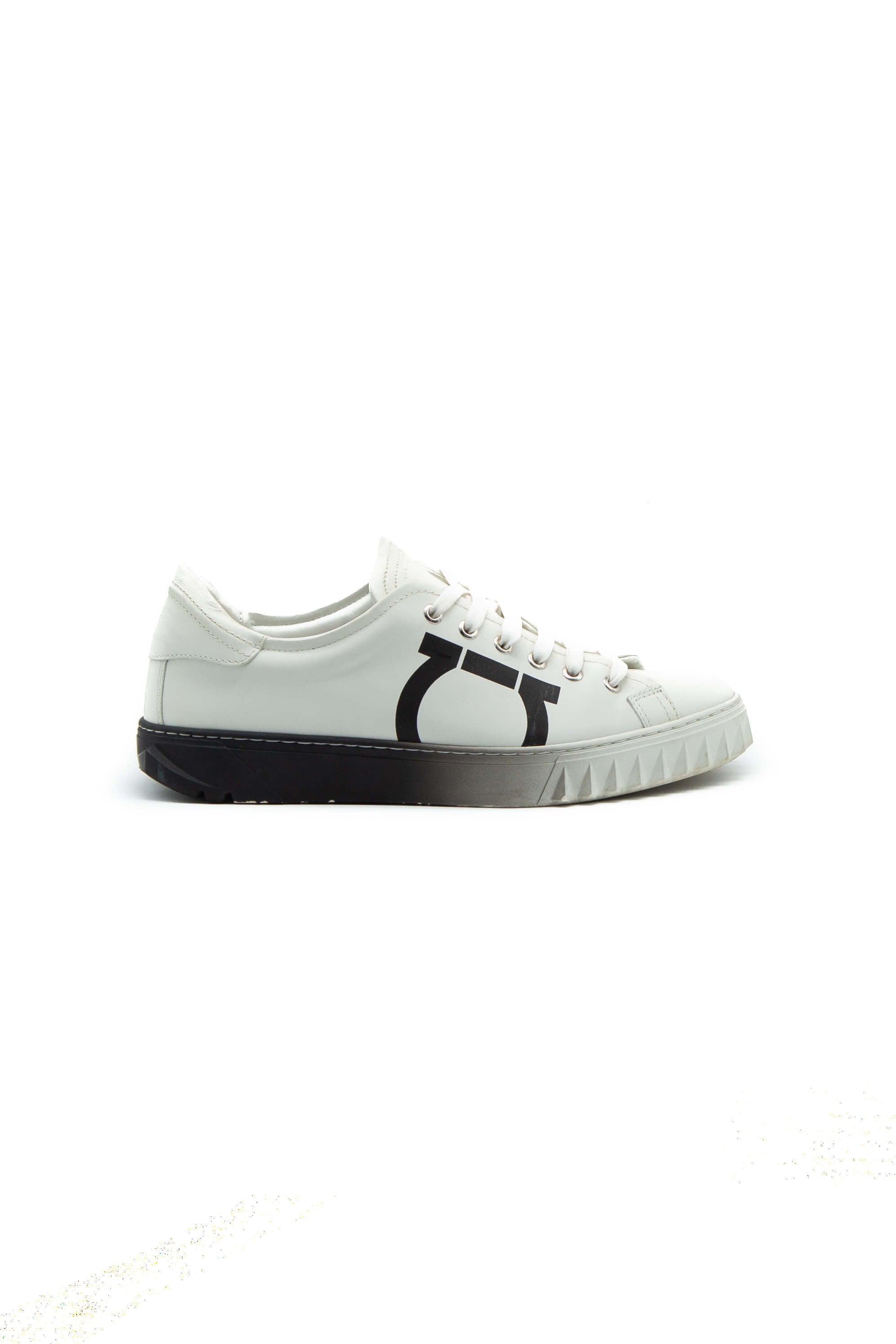 Salvatore Ferragamo, talla 9.