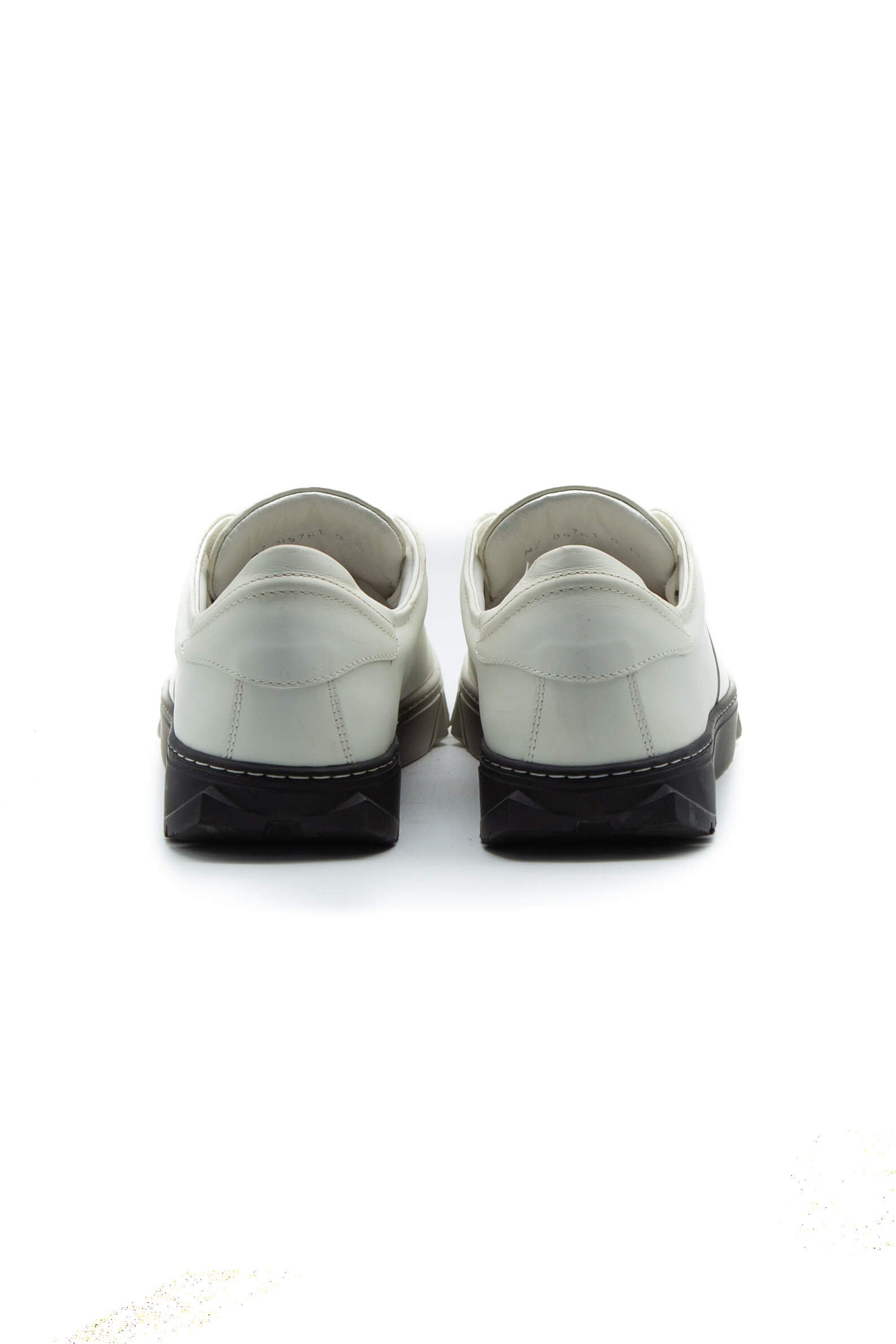 Salvatore Ferragamo, talla 9.