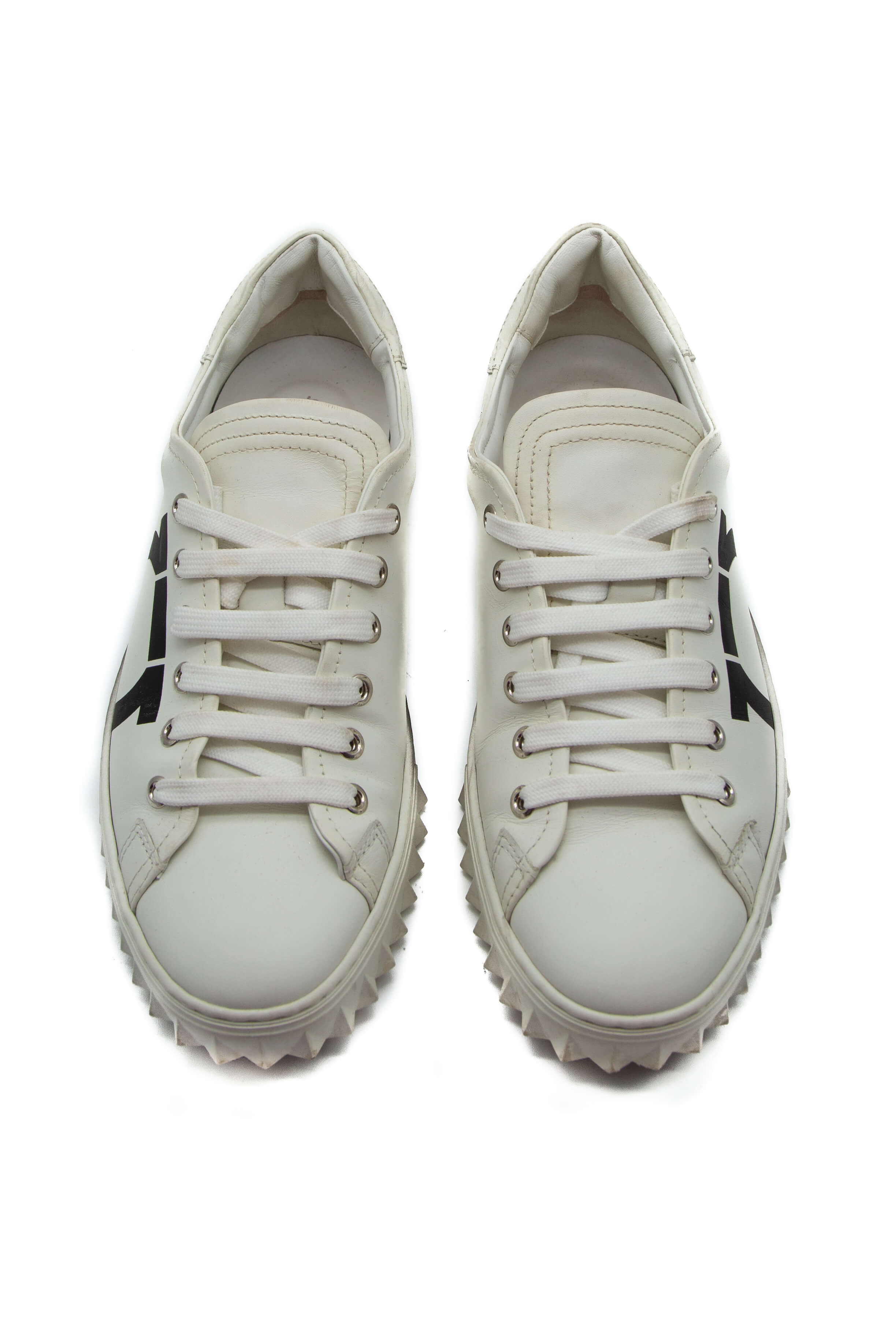 Salvatore Ferragamo, talla 9.