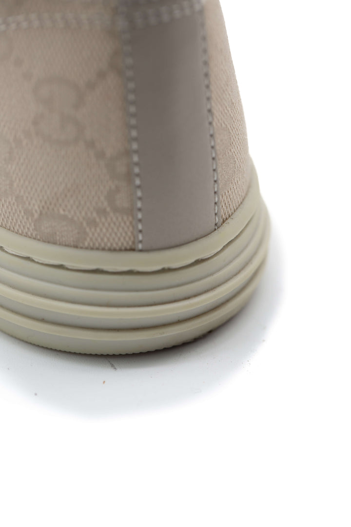 Tenis Gucci beige talla 9 USA, detalle de talón preloved | ClosetRehab