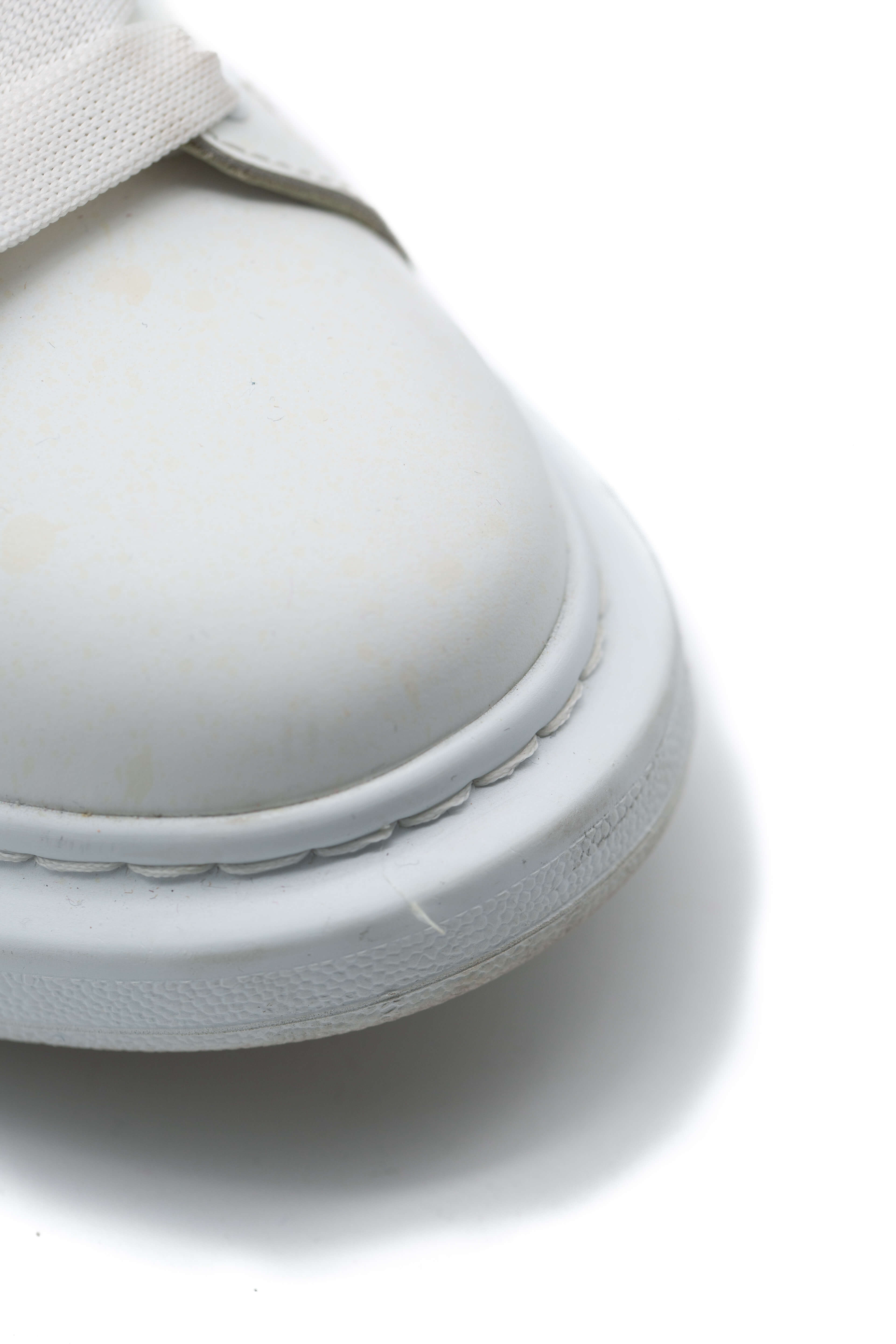 Alexander McQueen, talla 10 USA.