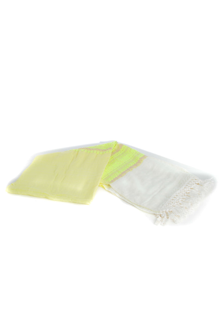 Bufanda J.Crew amarillo, vista lateral – ClosetRehab