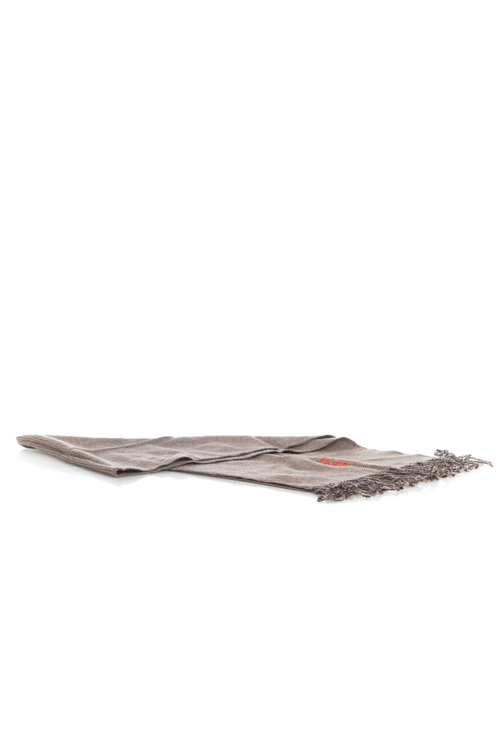 Bufanda Carolina Herrera, vista posterior – ClosetRehab