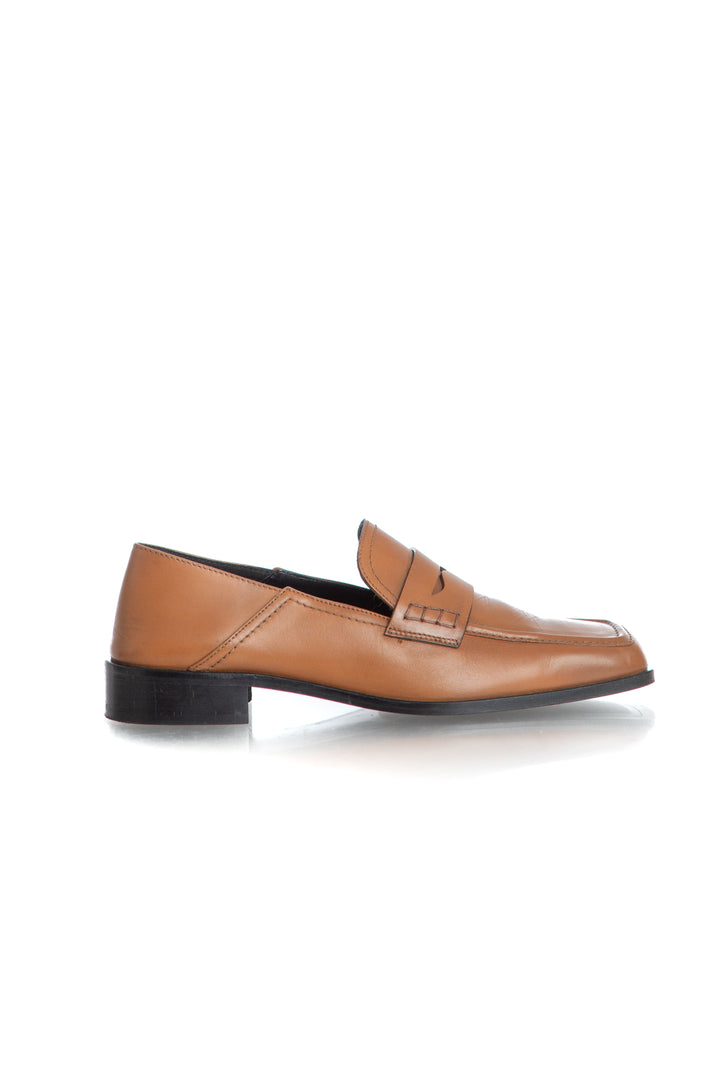 Zapato Massimo Dutti café, vista frontal – ClosetRehab