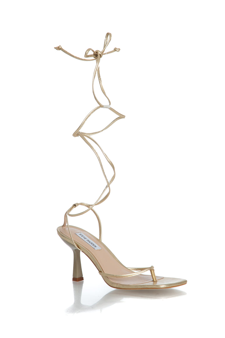 Zapato Steve Madden dorado, vista lateral – ClosetRehab