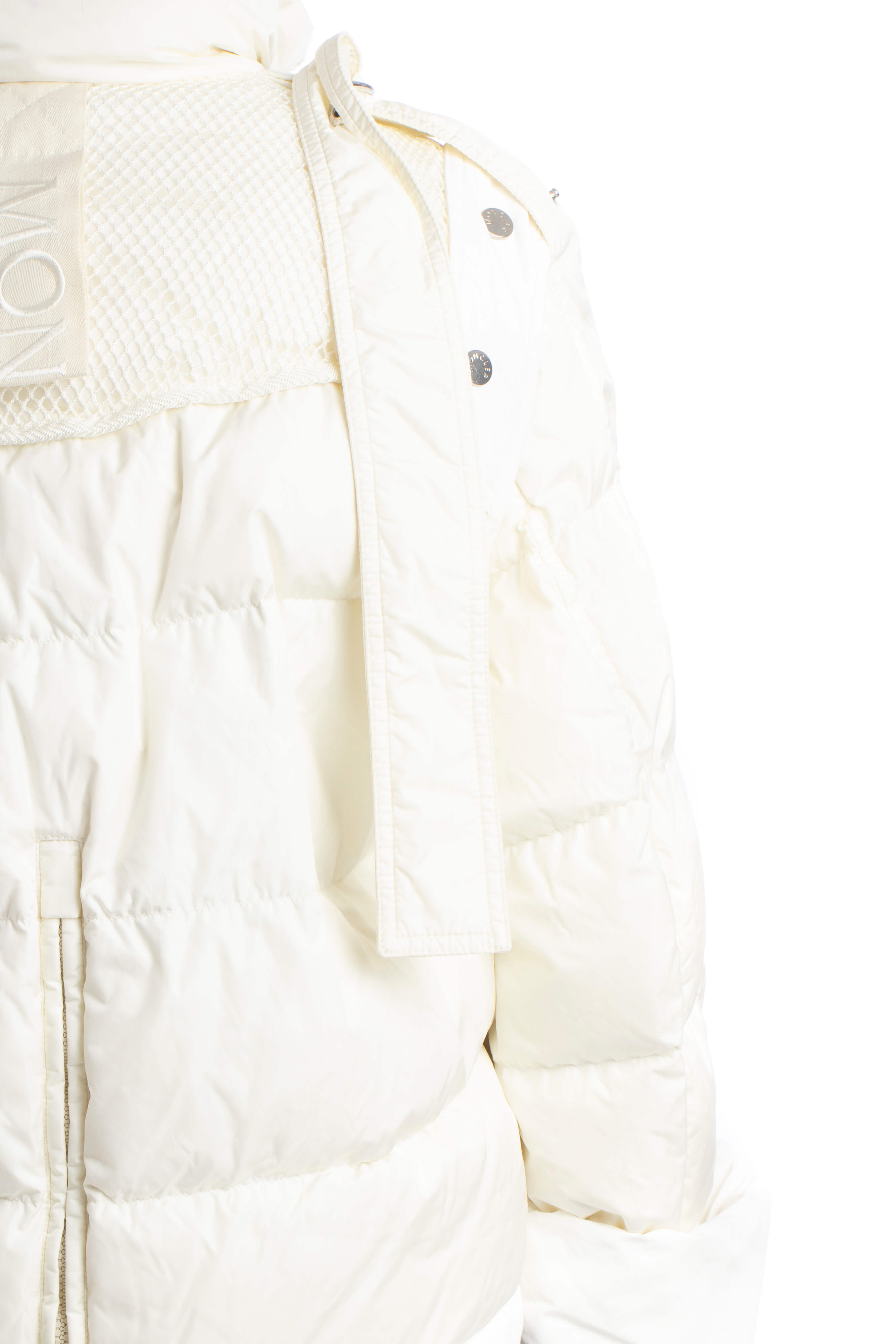 Moncler, Talla S
