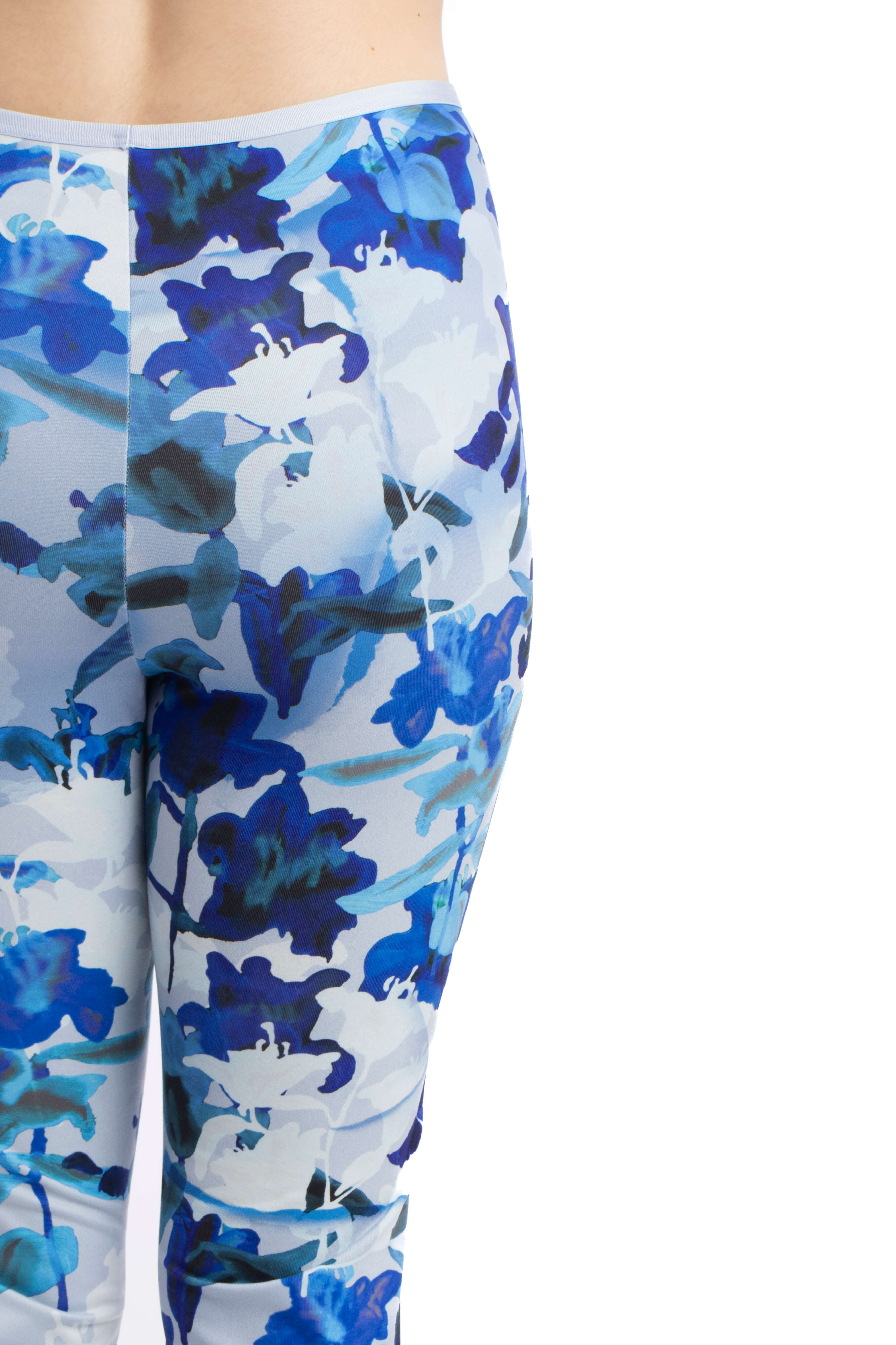 Live The Process, Talla L