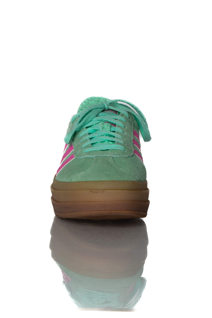 Zapato Adidas, vista lateral – ClosetRehab