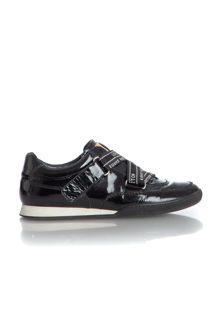Zapato Louis Vuitton negro, vista frontal – ClosetRehab