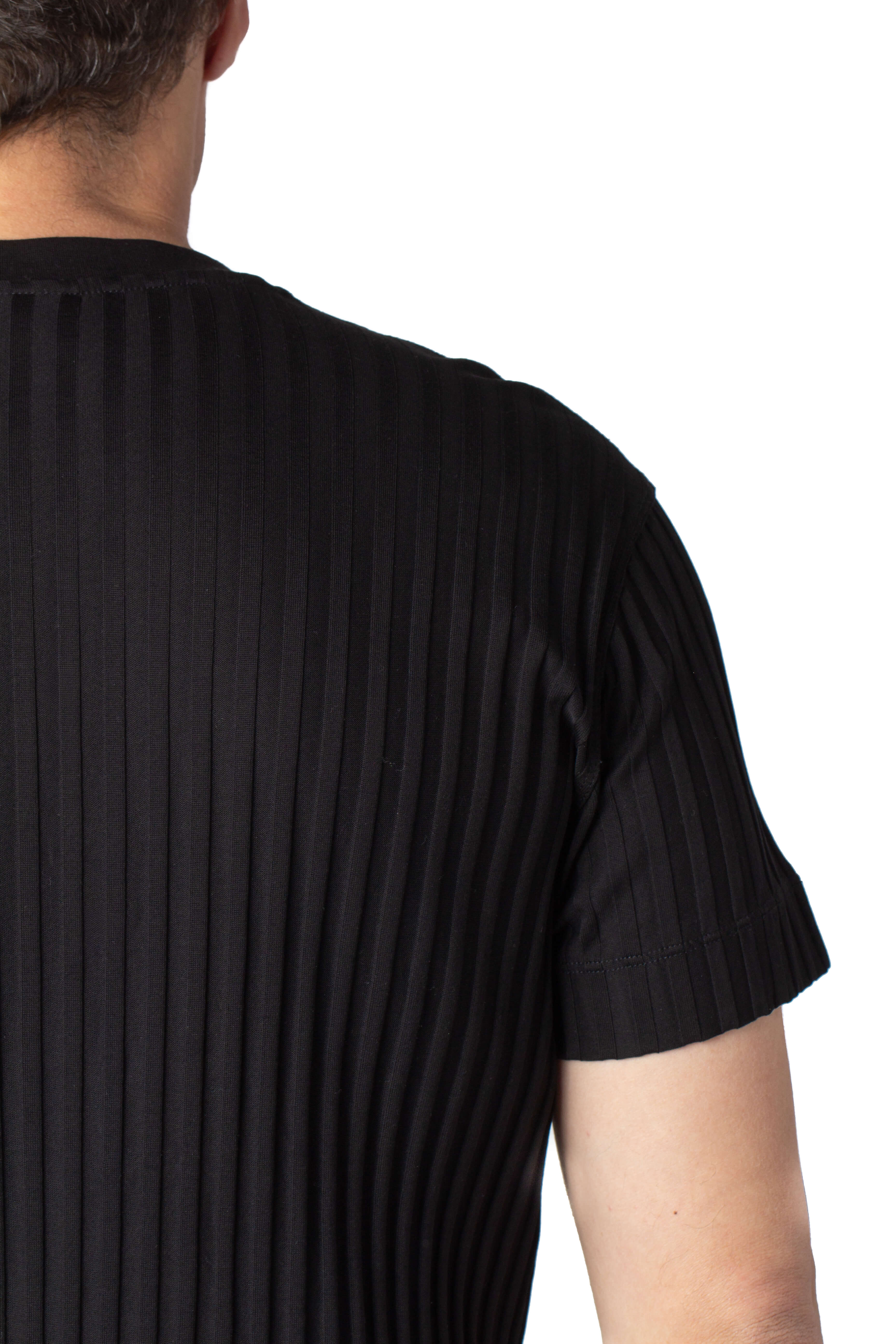 Emporio Armani, Talla XL