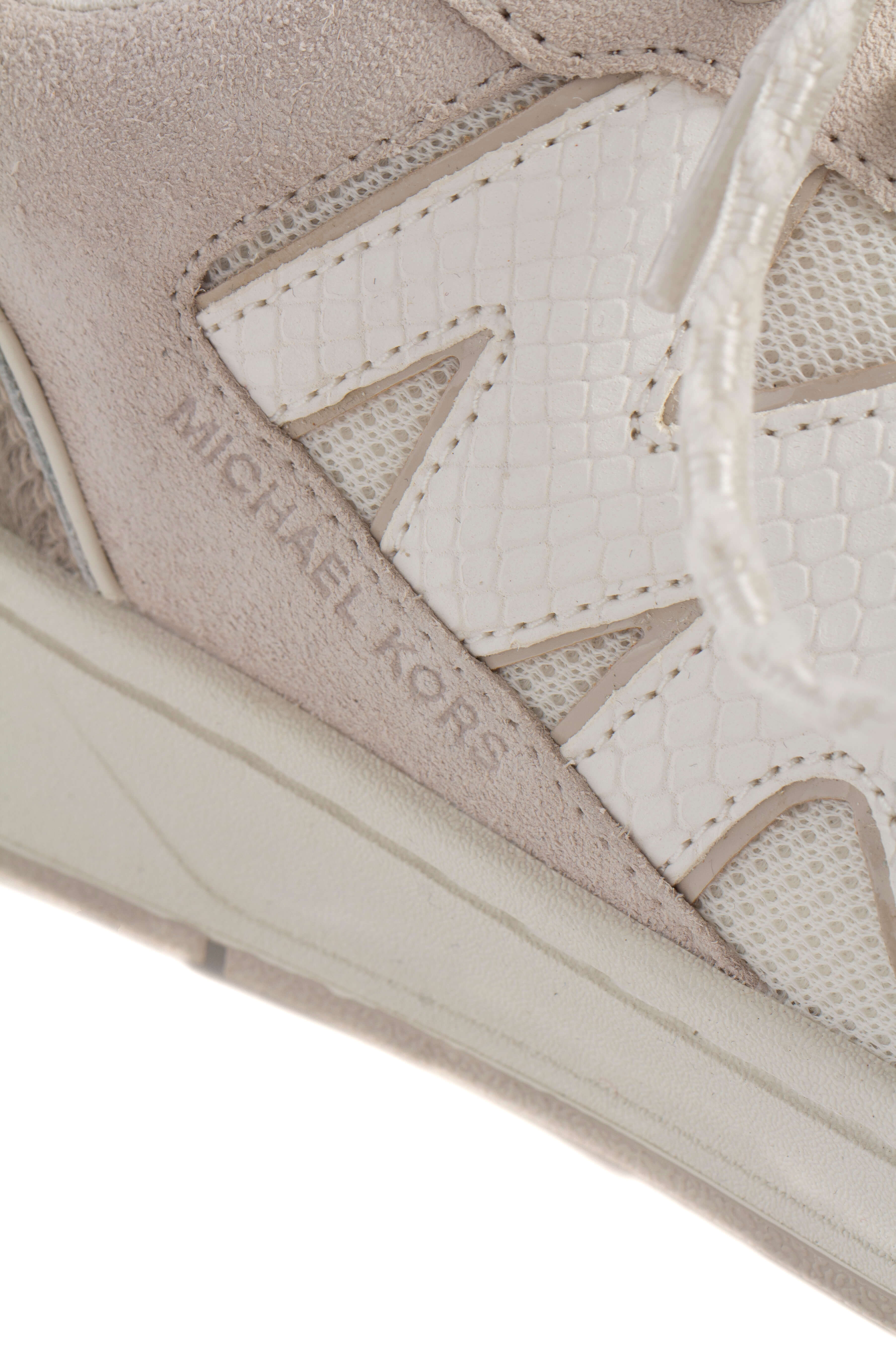 Michael Kors, Talla 9