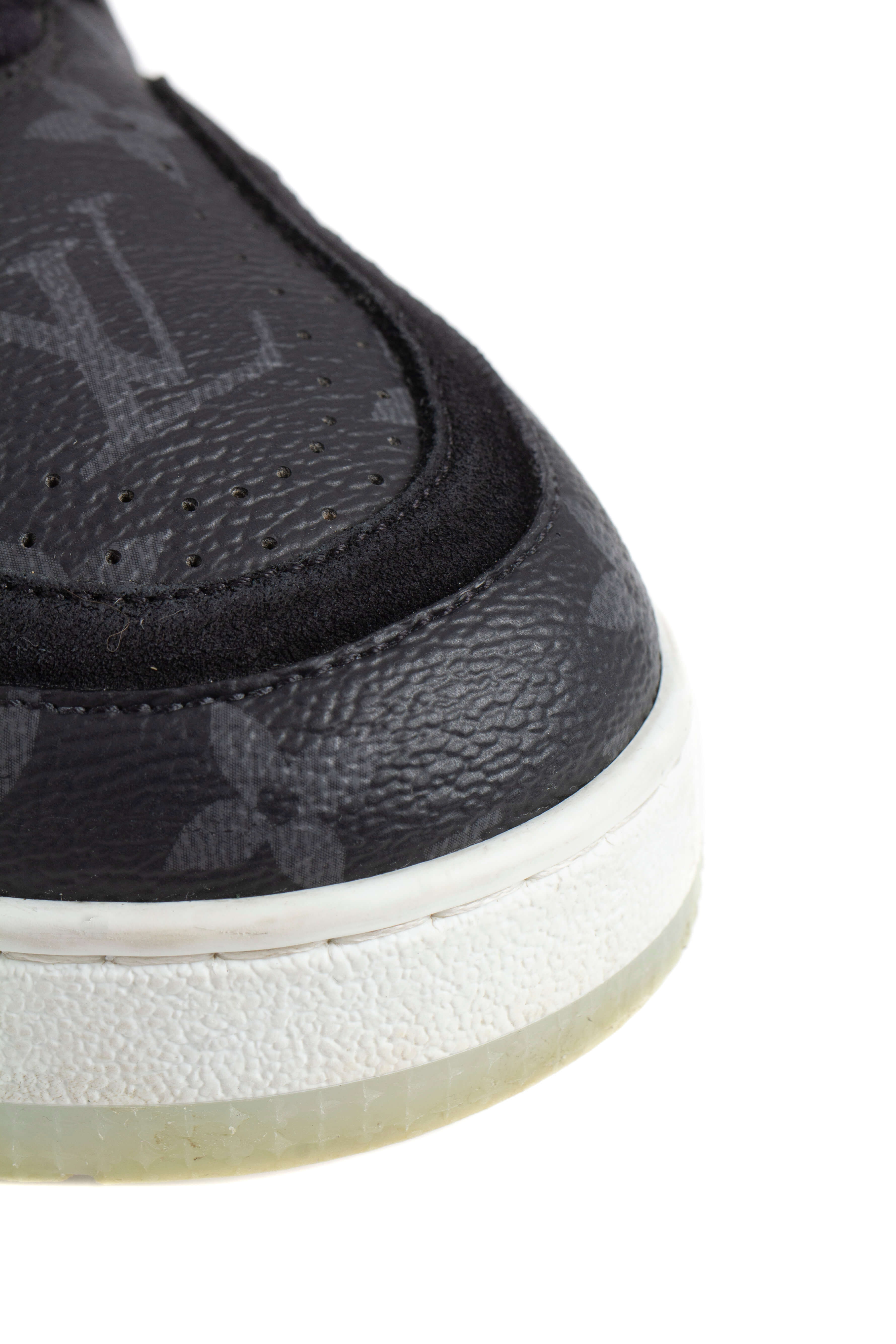 Louis Vuitton, Talla 7