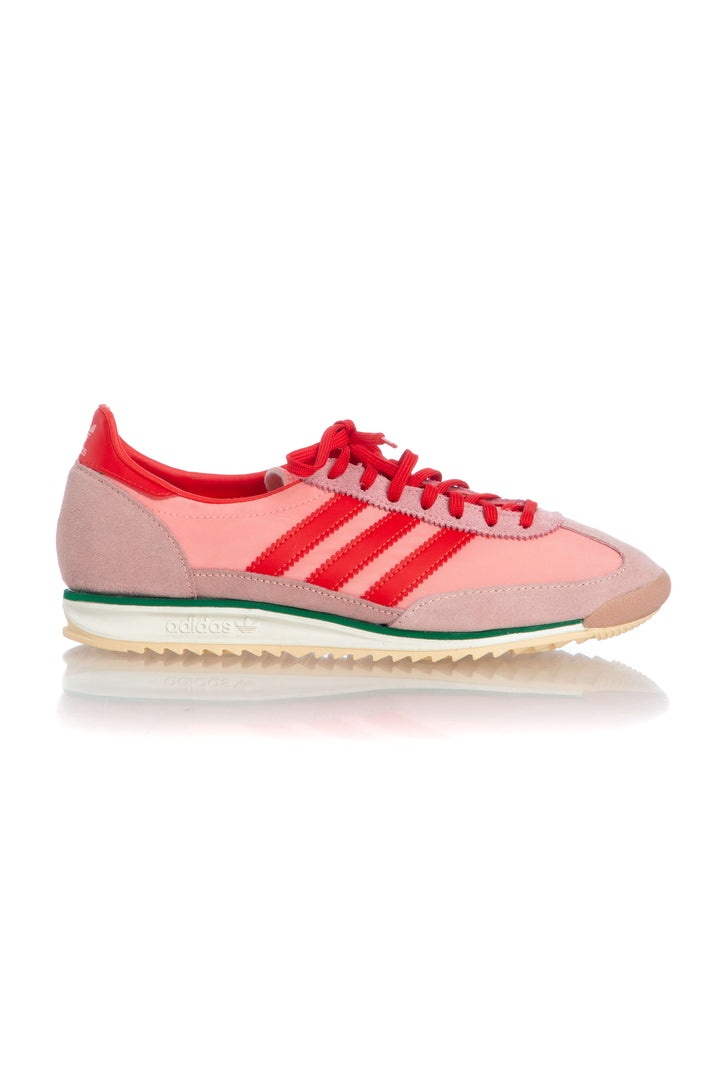 Zapato Adidas NWT, vista frontal – ClosetRehab