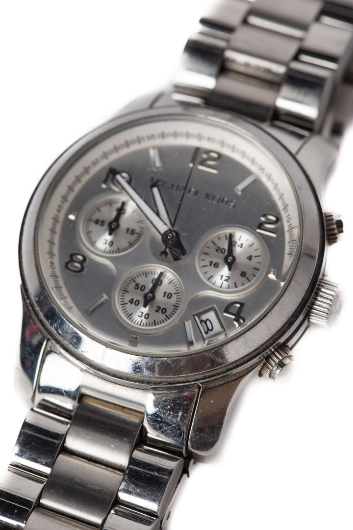 Reloj Michael Kors, vista posterior – ClosetRehab