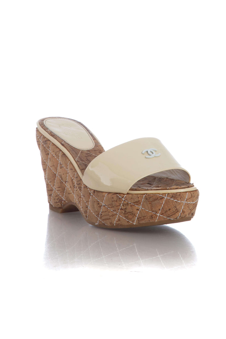 Alpargatas Chanel beige talla 8.5 USA, vista lateral preloved | ClosetRehab