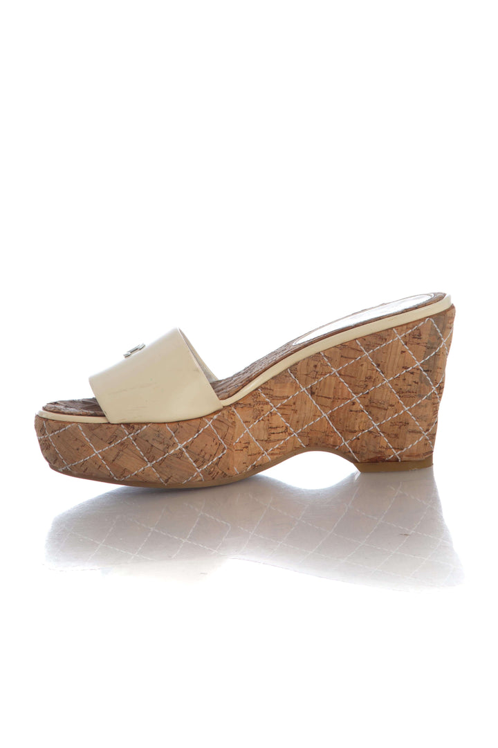 Alpargatas Chanel beige talla 8.5 USA, suela, detalle de producto | ClosetRehab