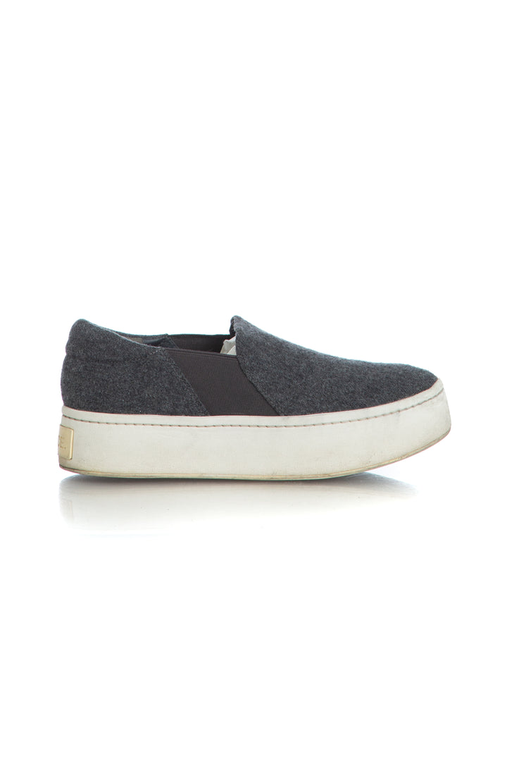 Zapato Vince. gris, vista frontal – ClosetRehab