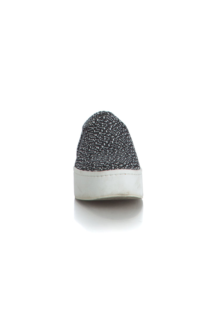 Zapato Vince. blanco y negro, vista posterior – ClosetRehab