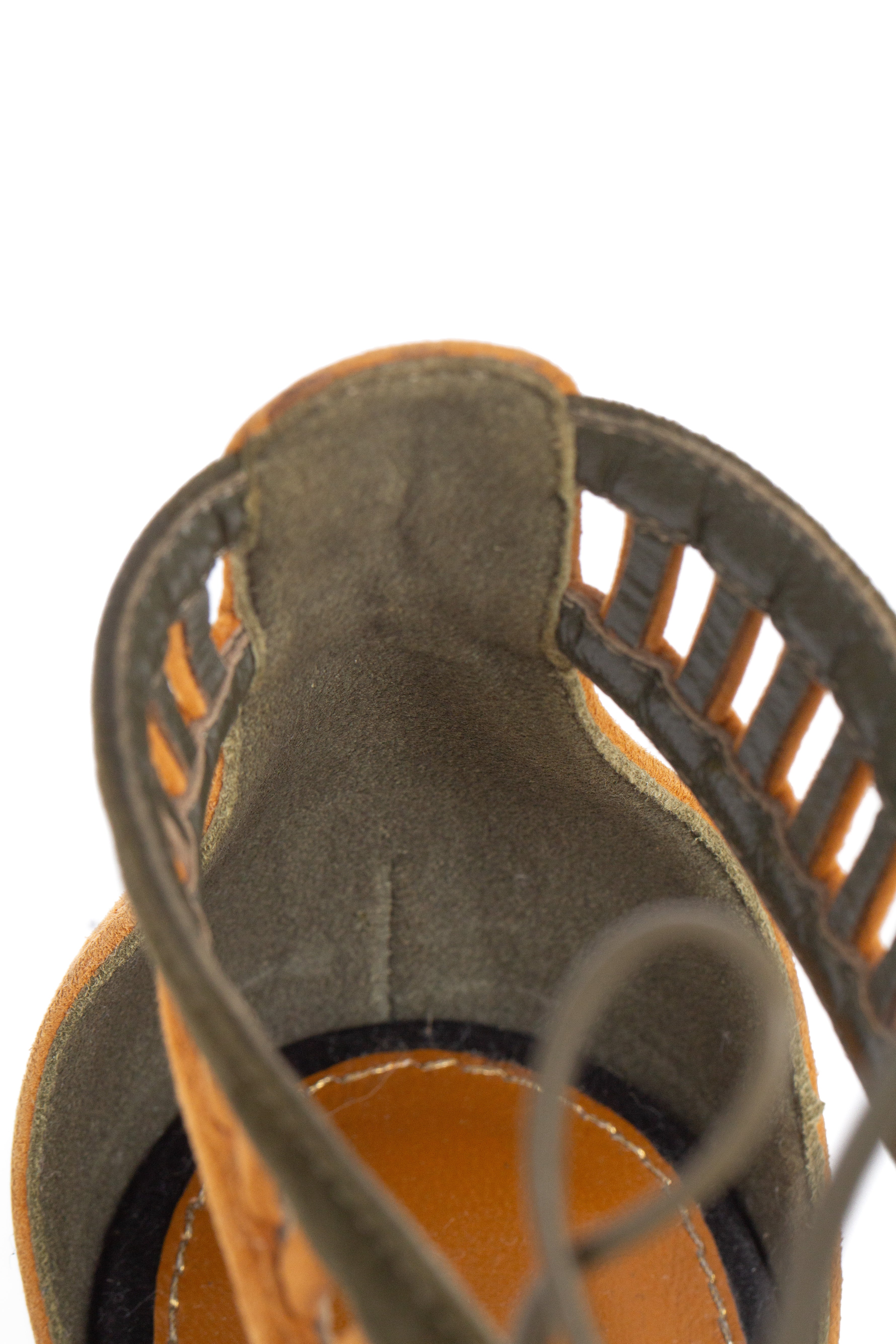 Stuart Weitzman, 8 USA