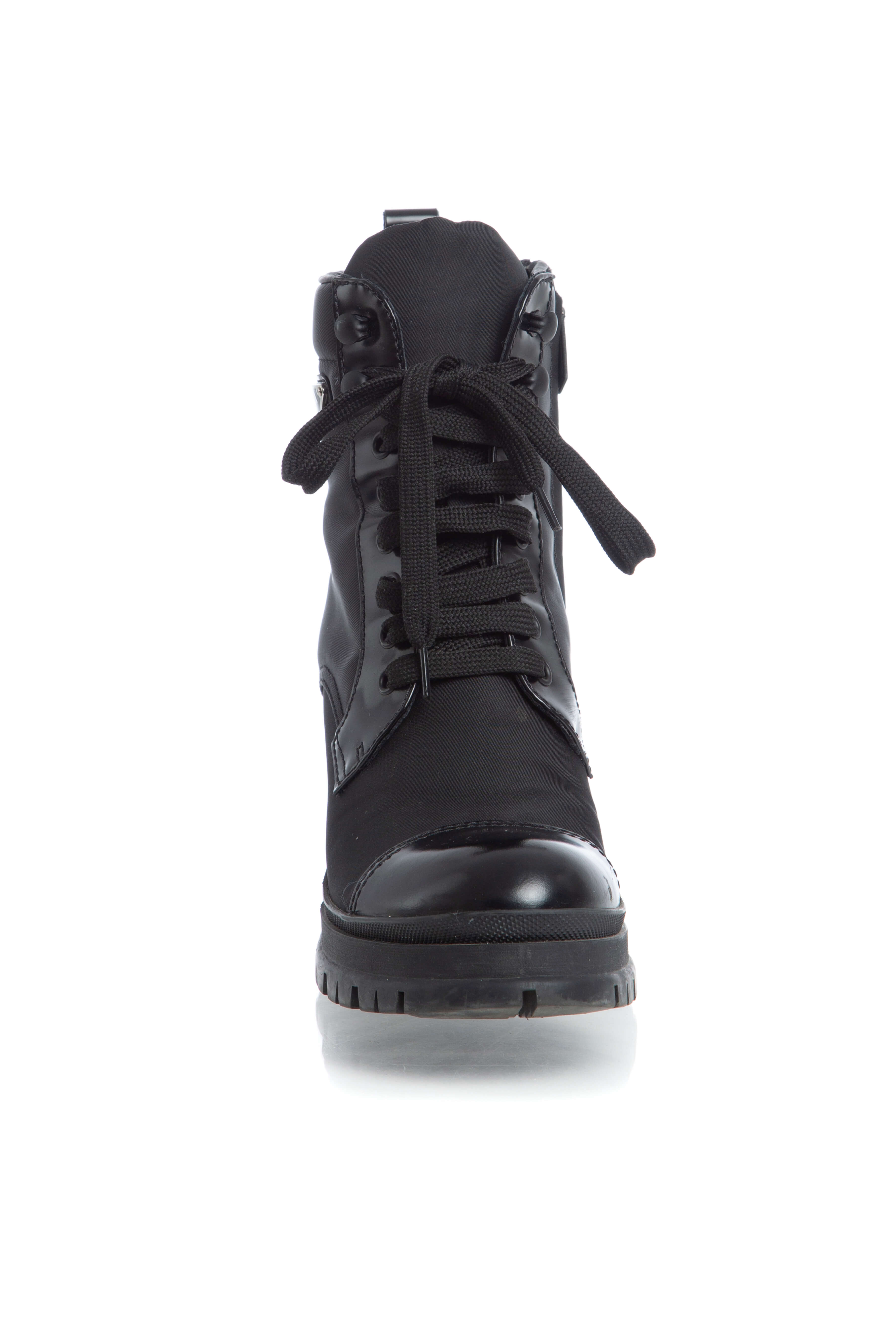 Prada, Talla 9 (8.5)