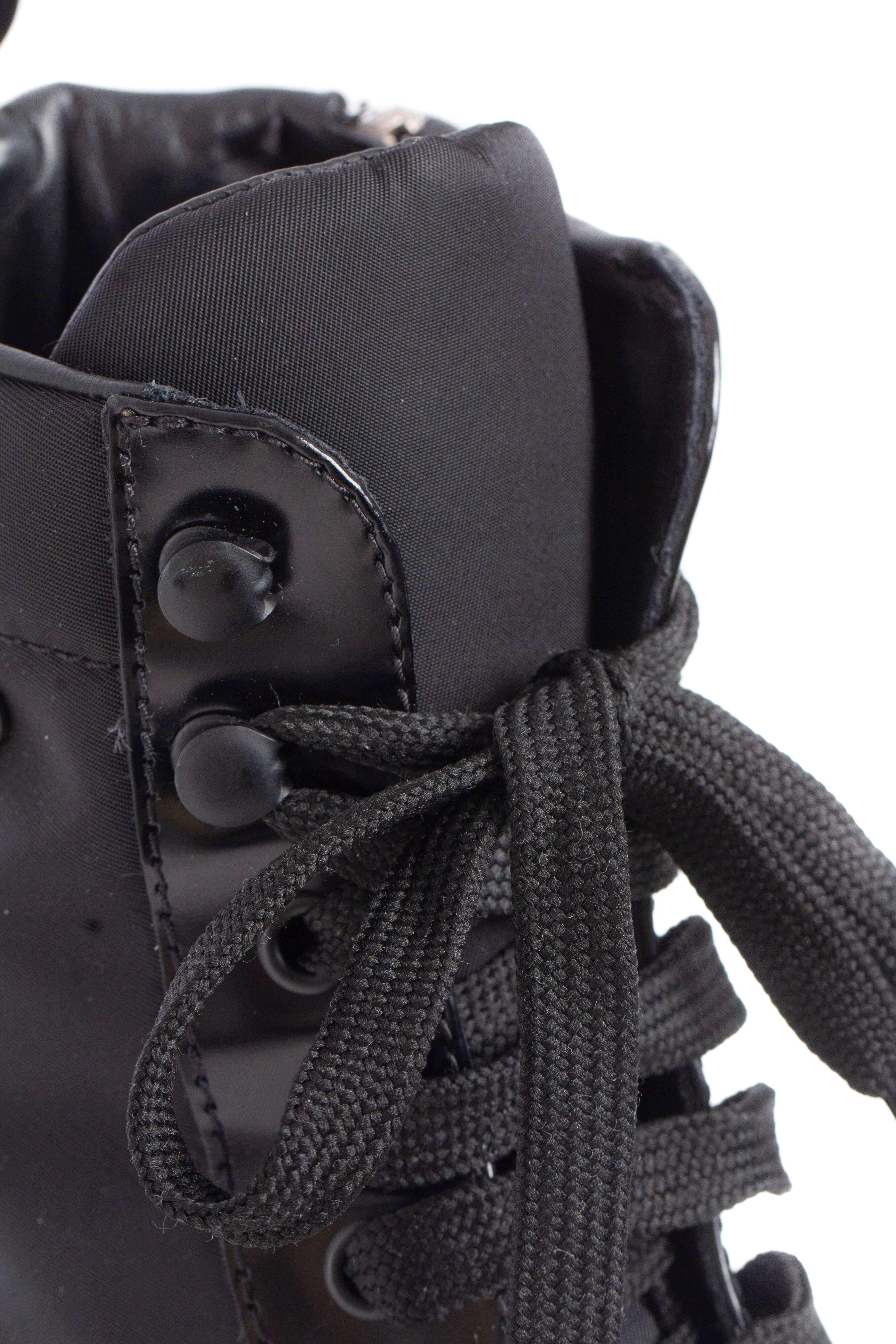 Prada, Talla 9 (8.5)