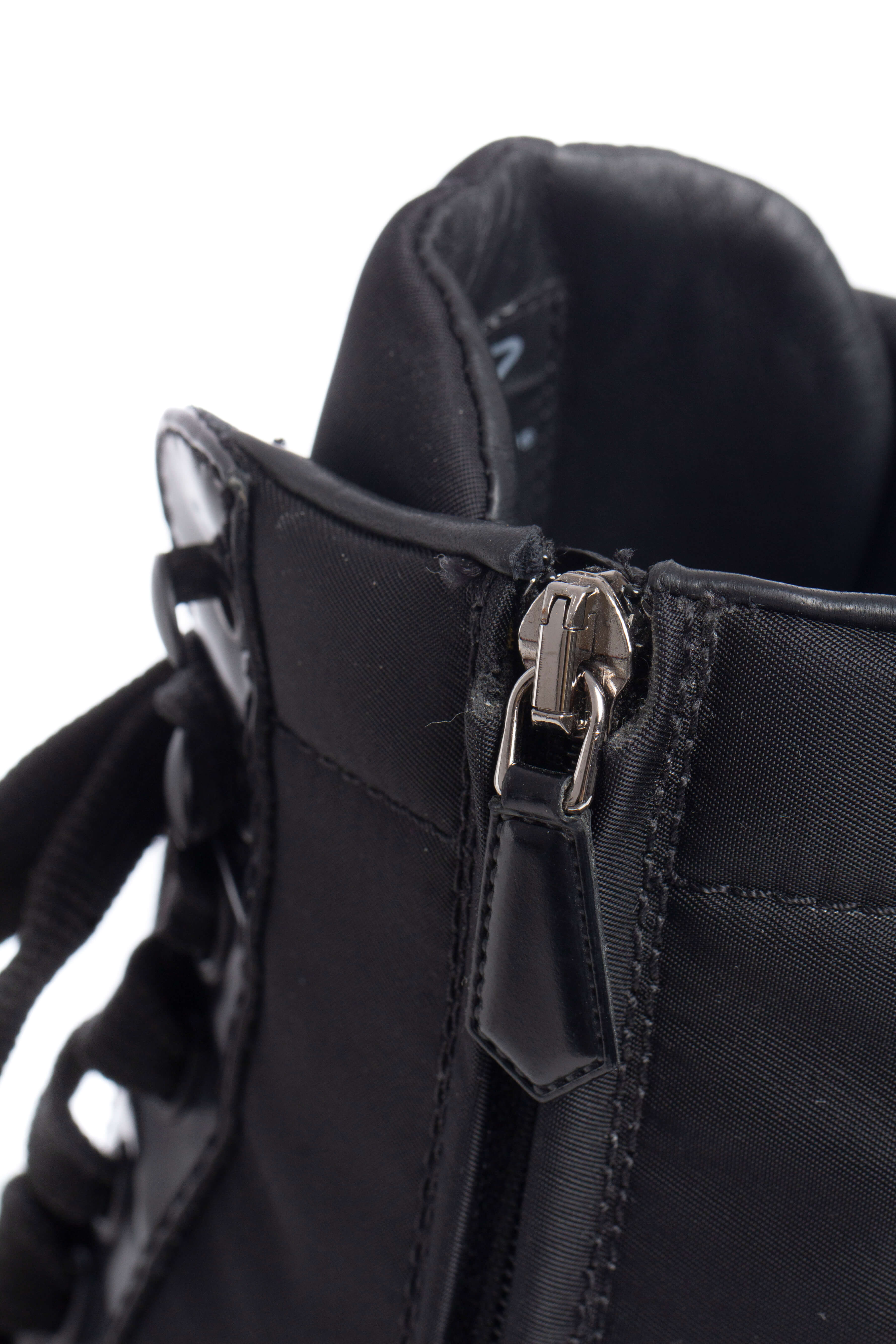 Prada, Talla 9 (8.5)