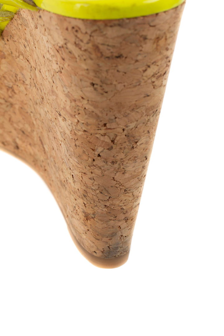 Sandalias Valentino amarillo talla 7 USA, detalle de desgaste | ClosetRehab