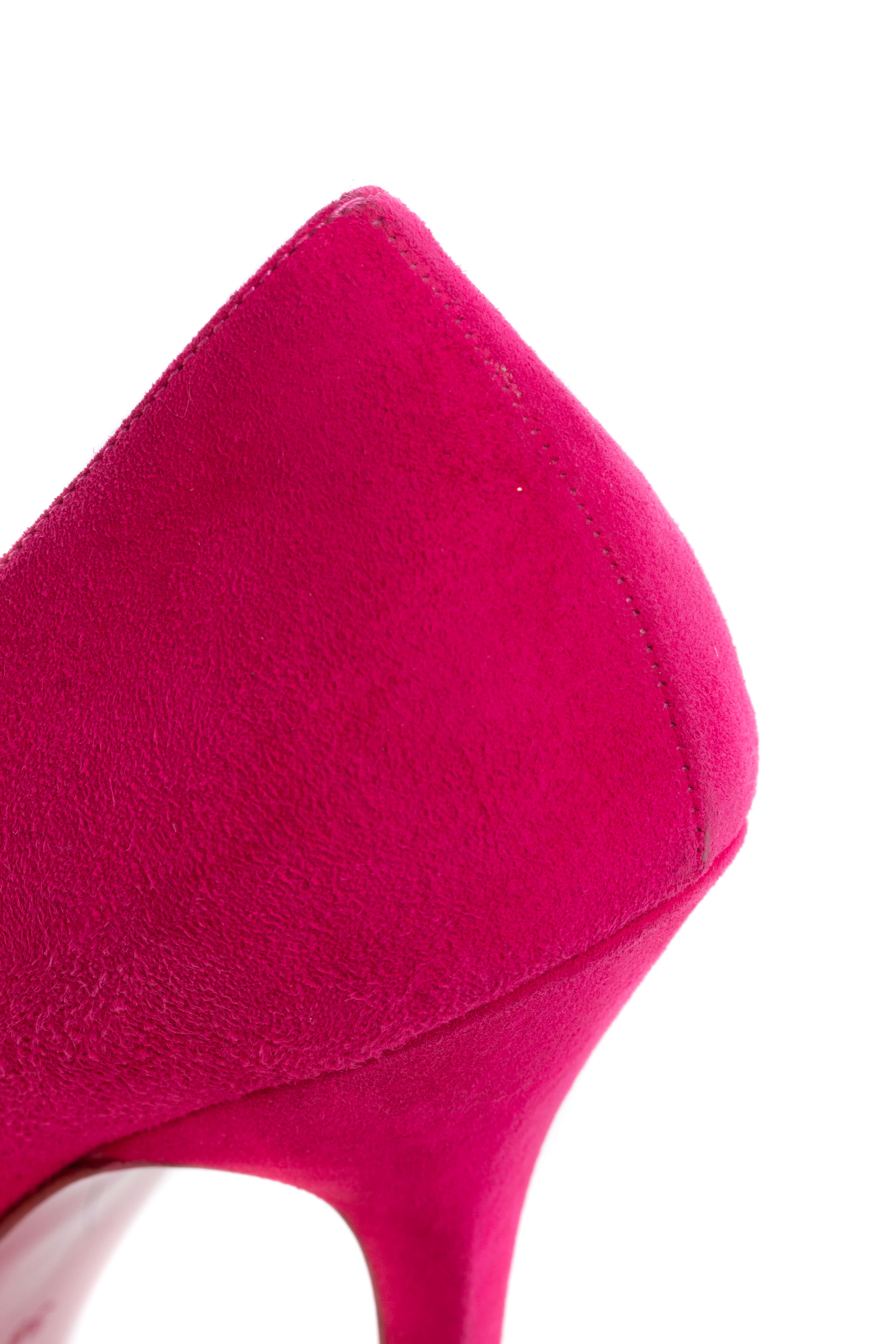 Yves Saint Laurent, Talla 38