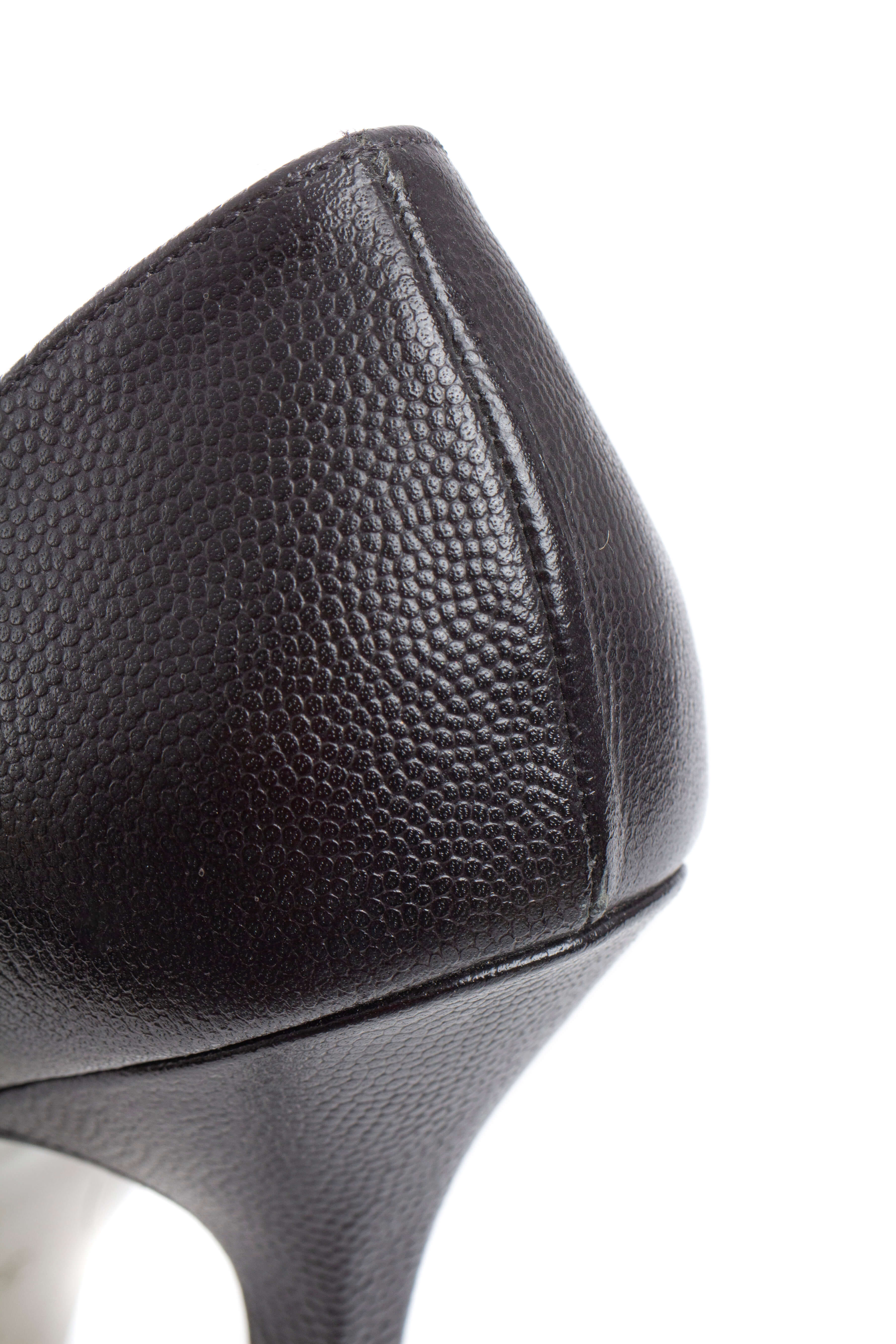 Yves Saint Laurent, Talla 37