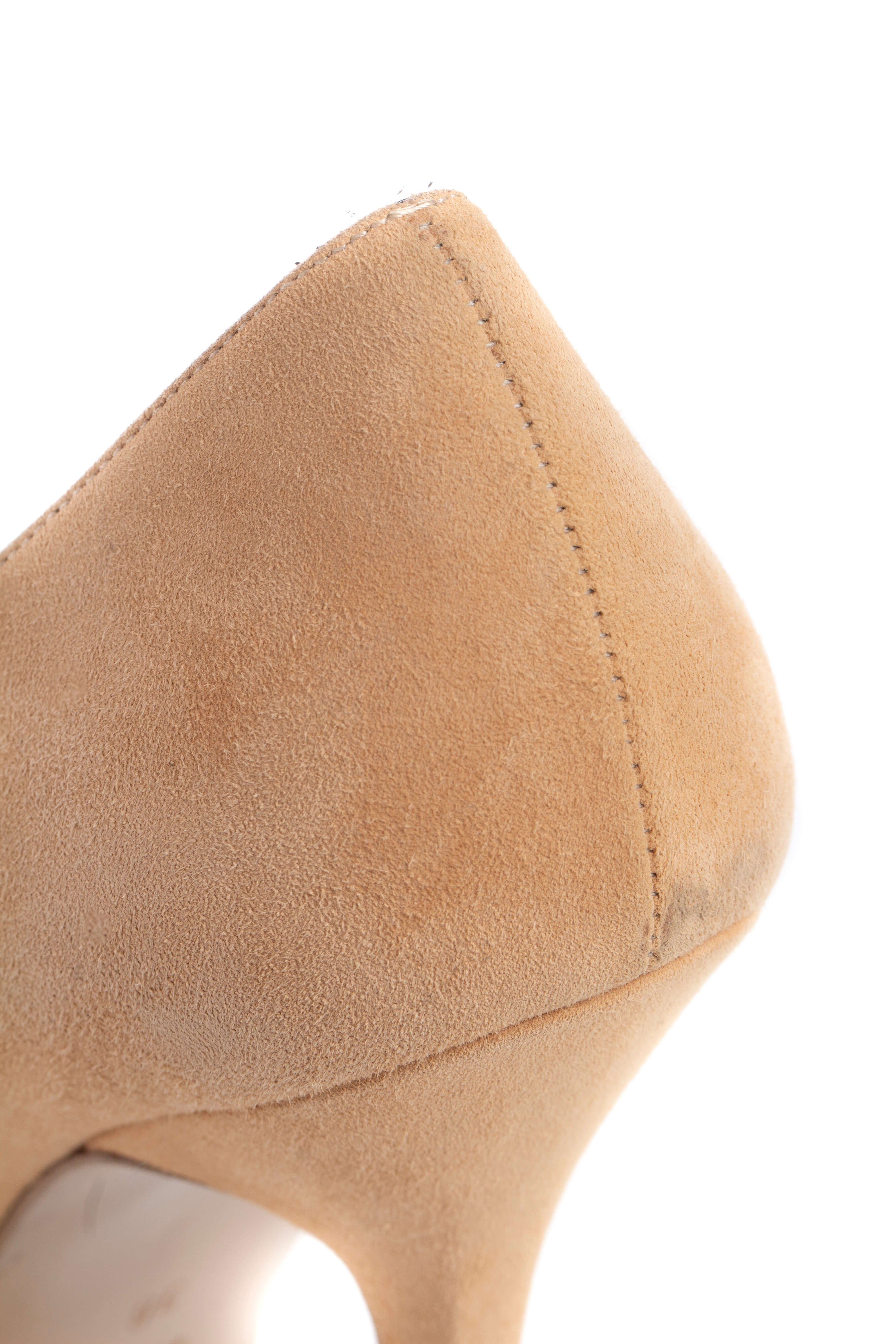 Yves Saint Laurent, Talla 8