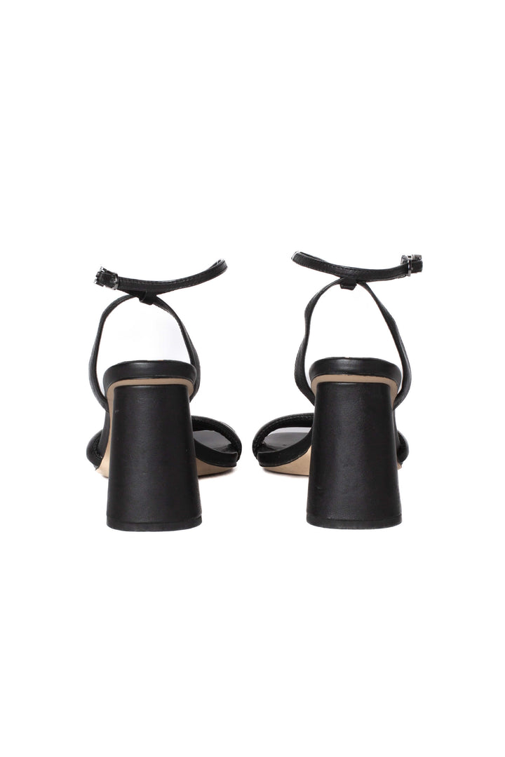 Sandalias Sam Edelman negro talla 7 USA, detalle de punta cuadrada | ClosetRehab