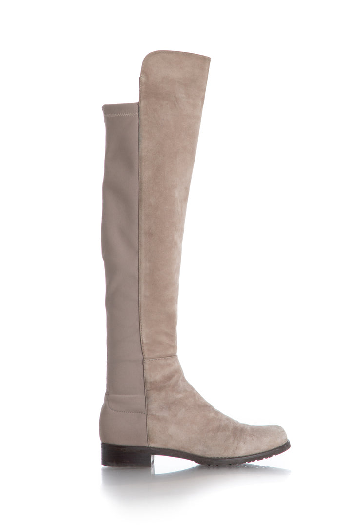 Zapato Stuart Weitzman gris, vista frontal – ClosetRehab