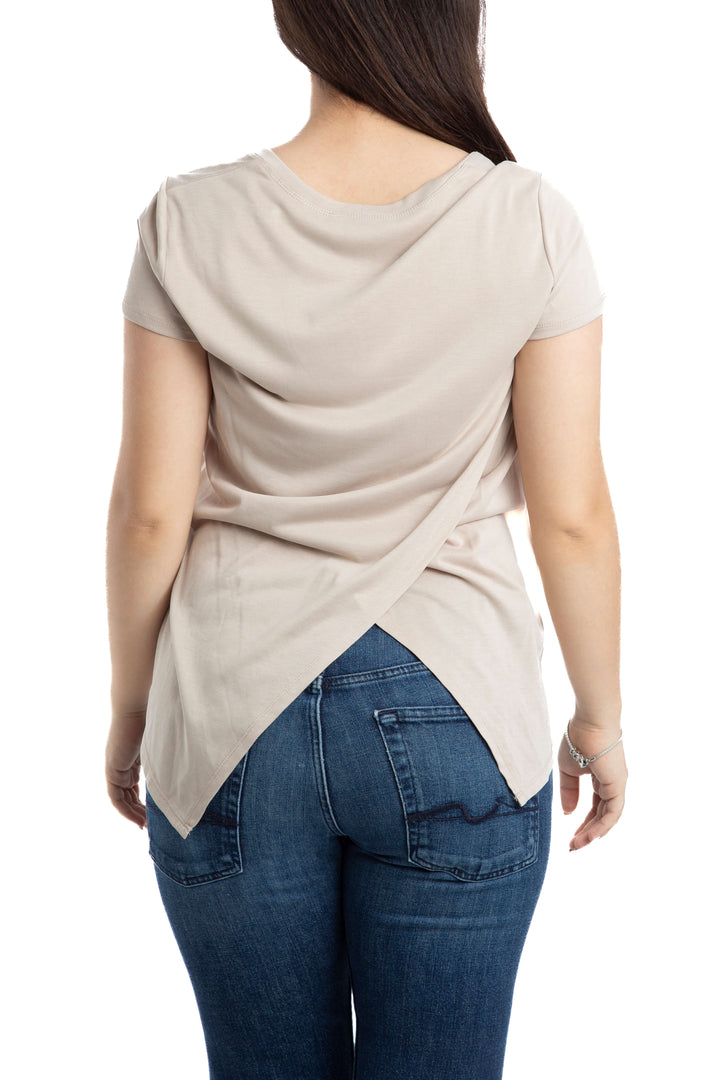 Blusa BCBGMAXAZRIA beige básica con espalda cruzada, vista posterior