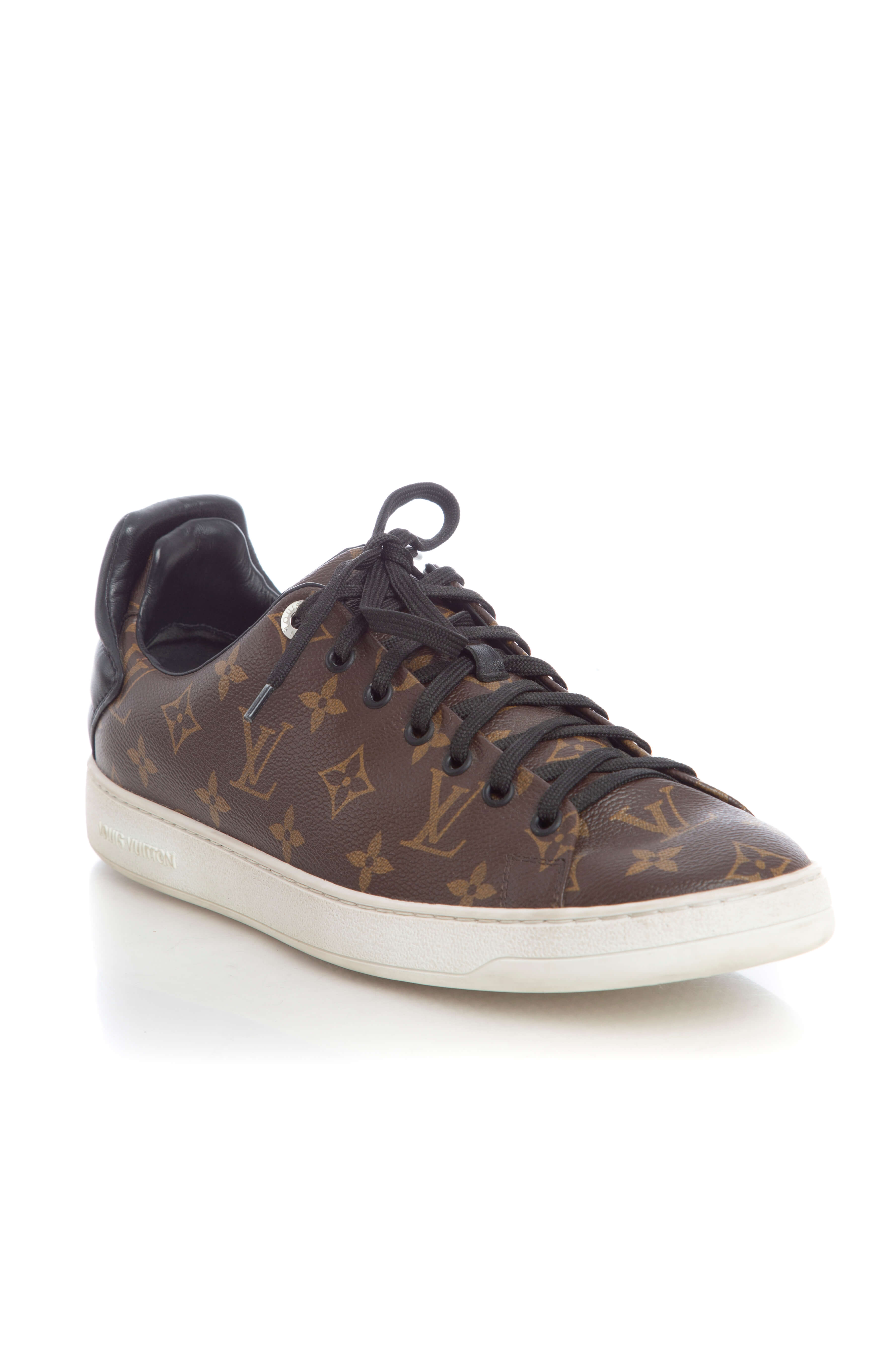 Louis Vuitton, Talla 9
