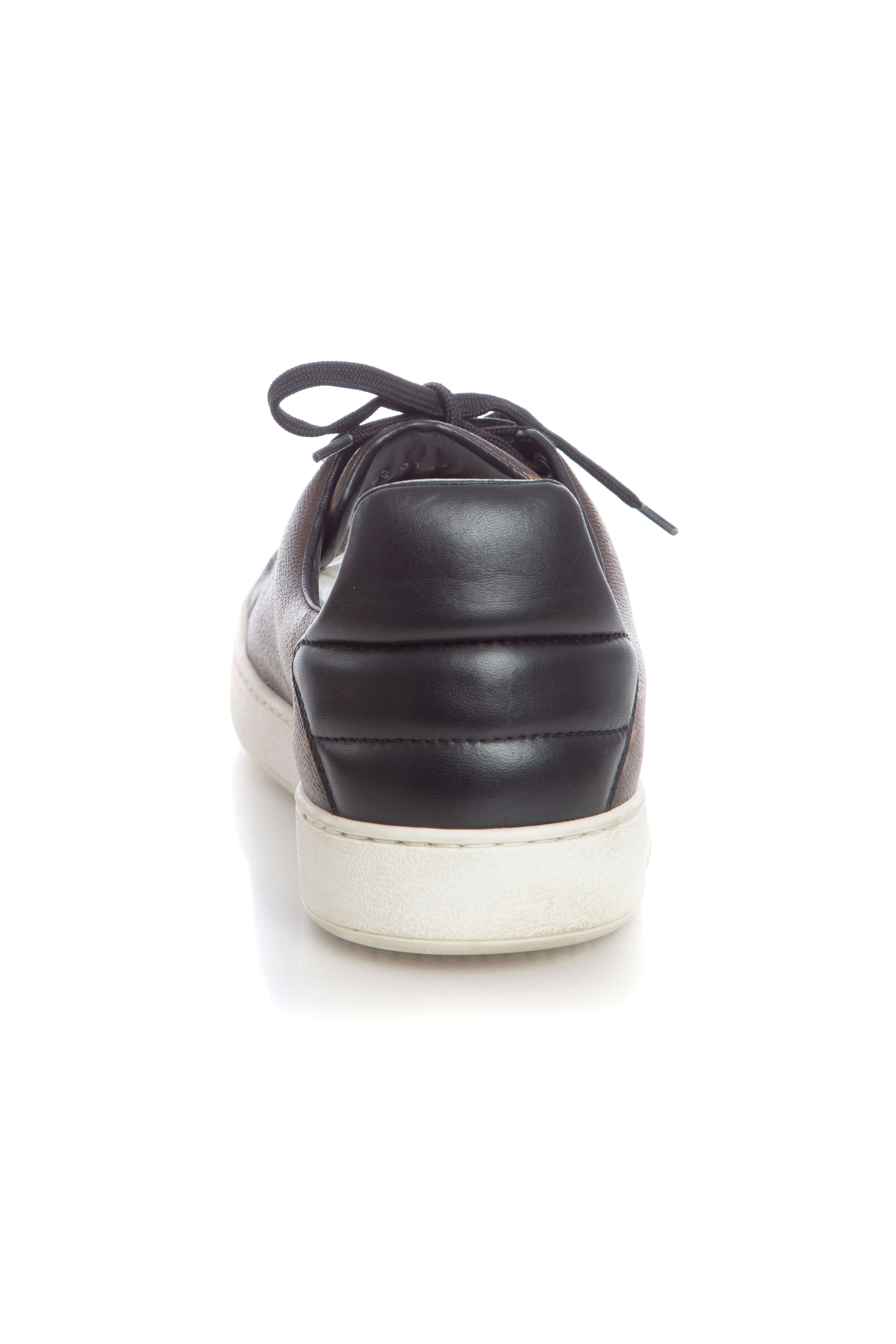 Louis Vuitton, Talla 9