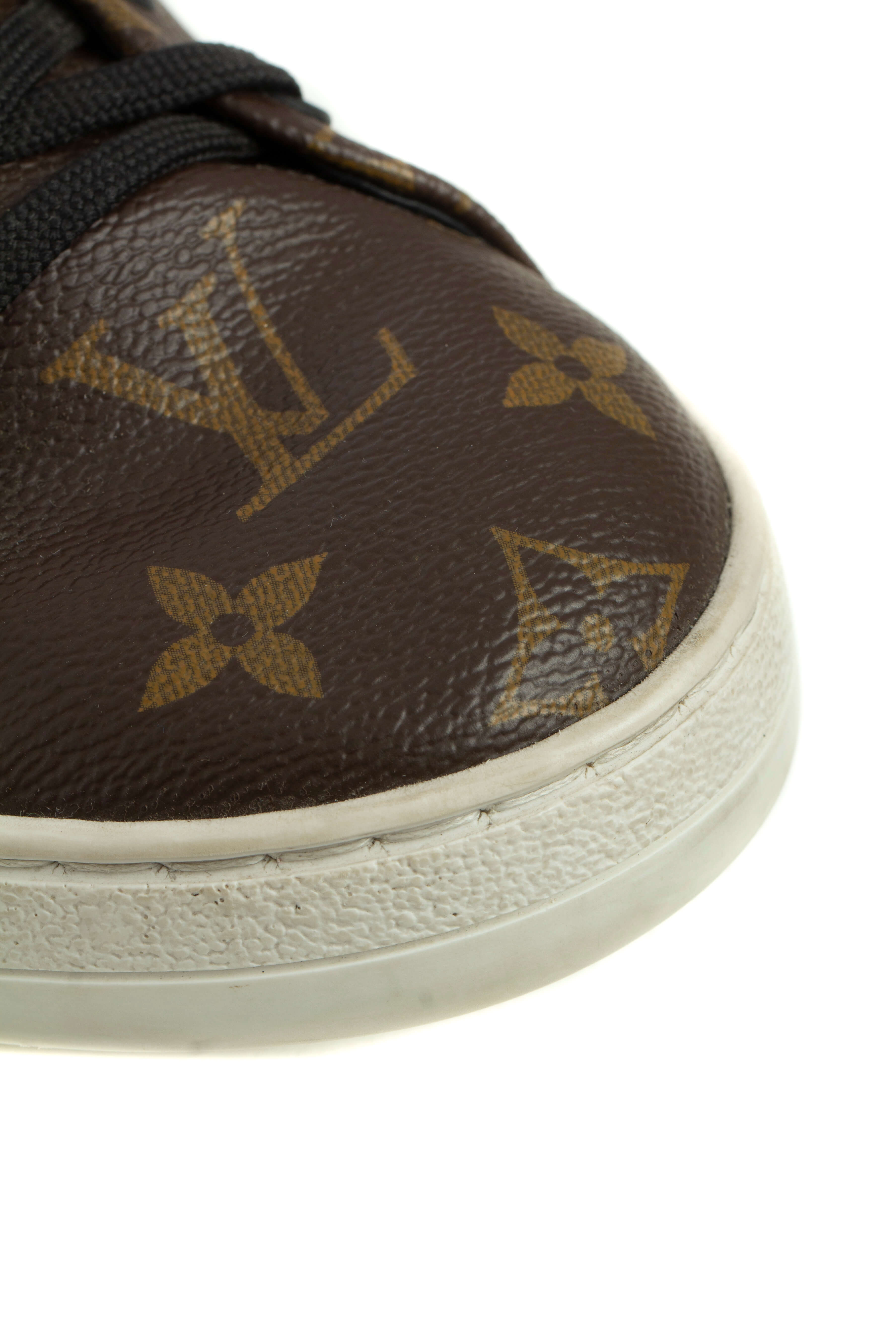 Louis Vuitton, Talla 9