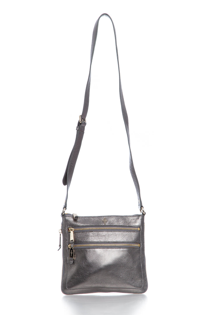 Bolsa Cole Haan plata, vista frontal – ClosetRehab