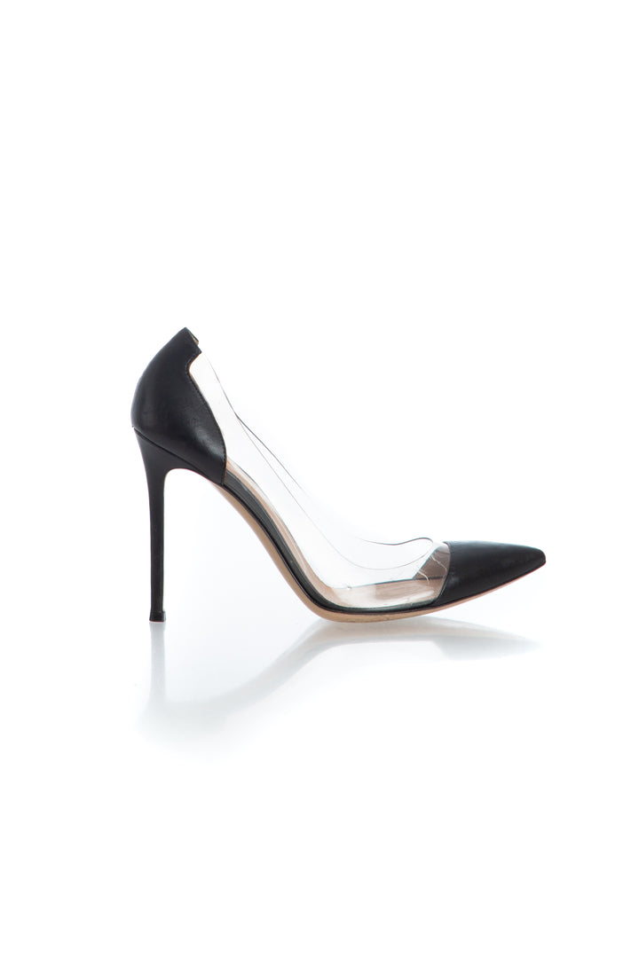 Zapato Gianvito Rossi negro, vista frontal – ClosetRehab