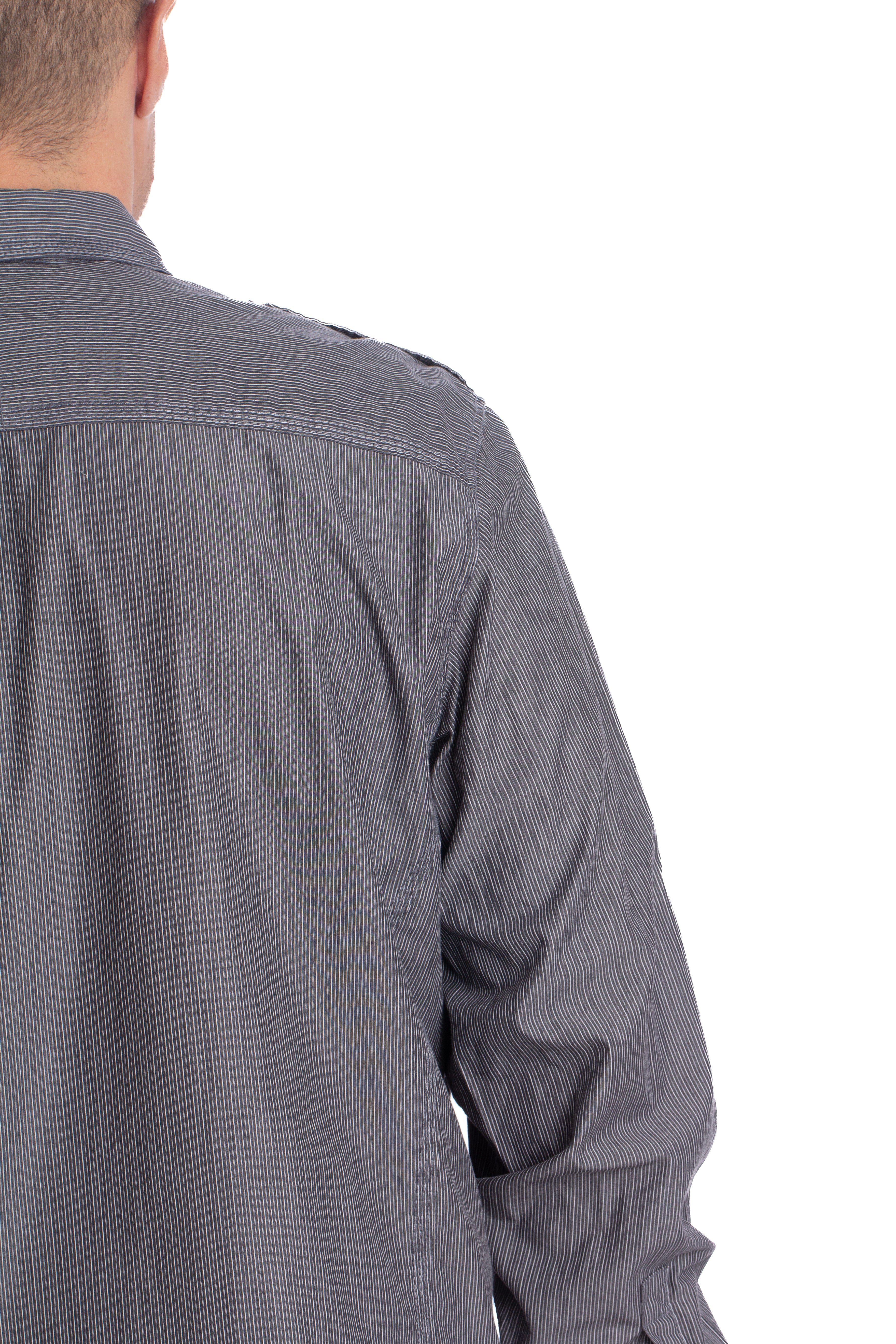 Calvin Klein, Talla L