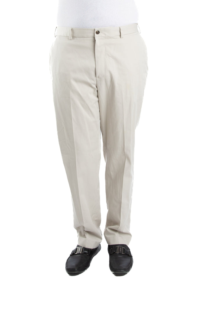 Pantalón Brooks Brothers beige, vista frontal – ClosetRehab