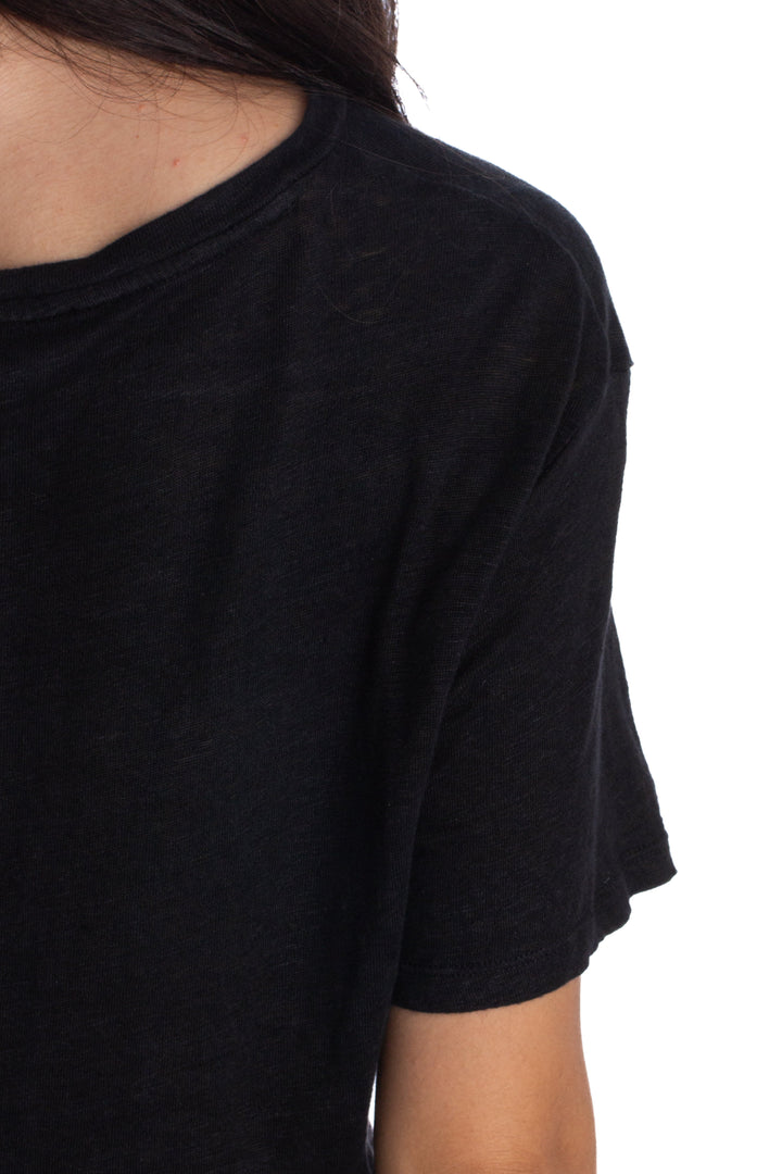 Camiseta 7 For All Mankind de lino negra con nudo, detalle de la espalda
