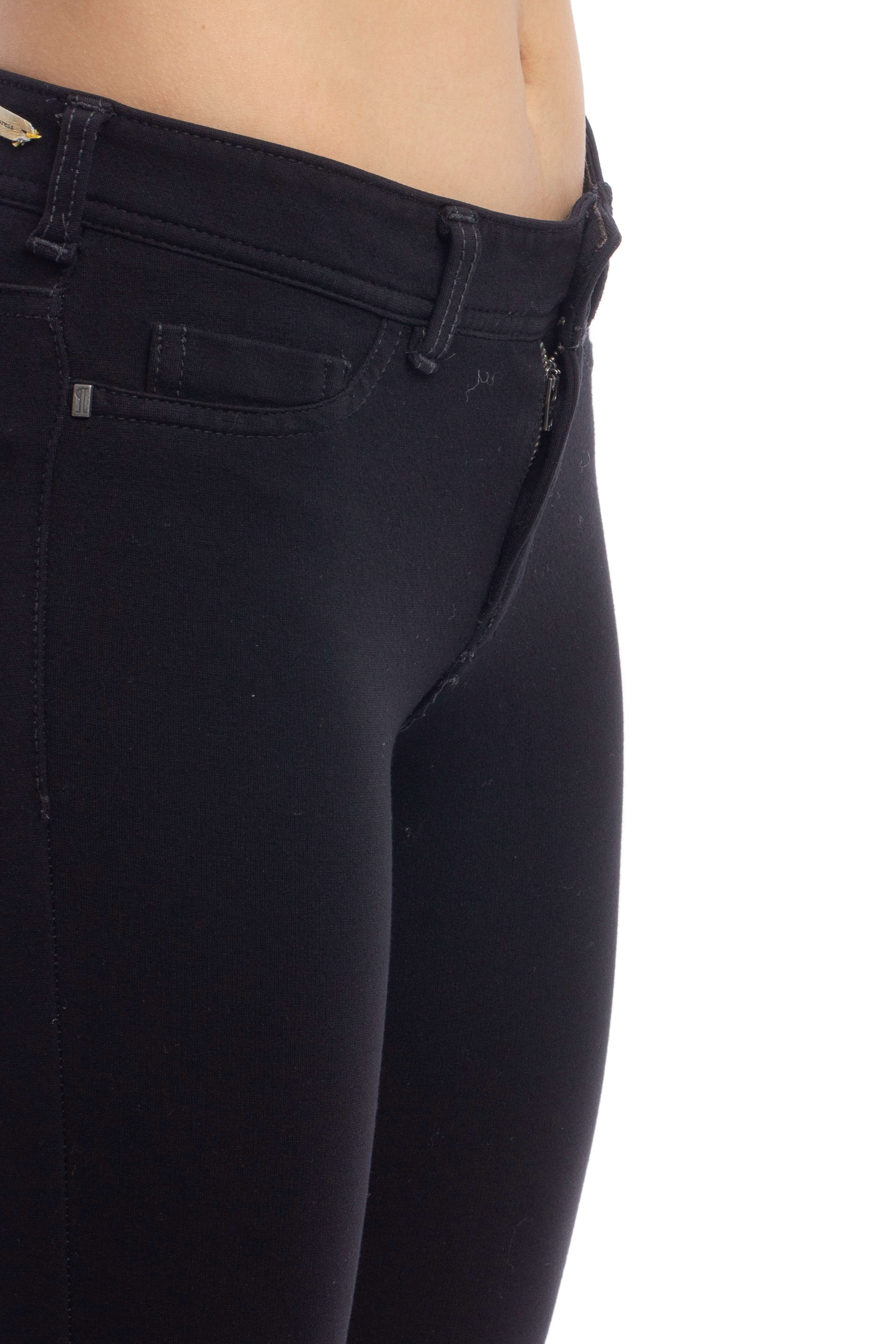 Pilcro and The Letterpress, Talla 24